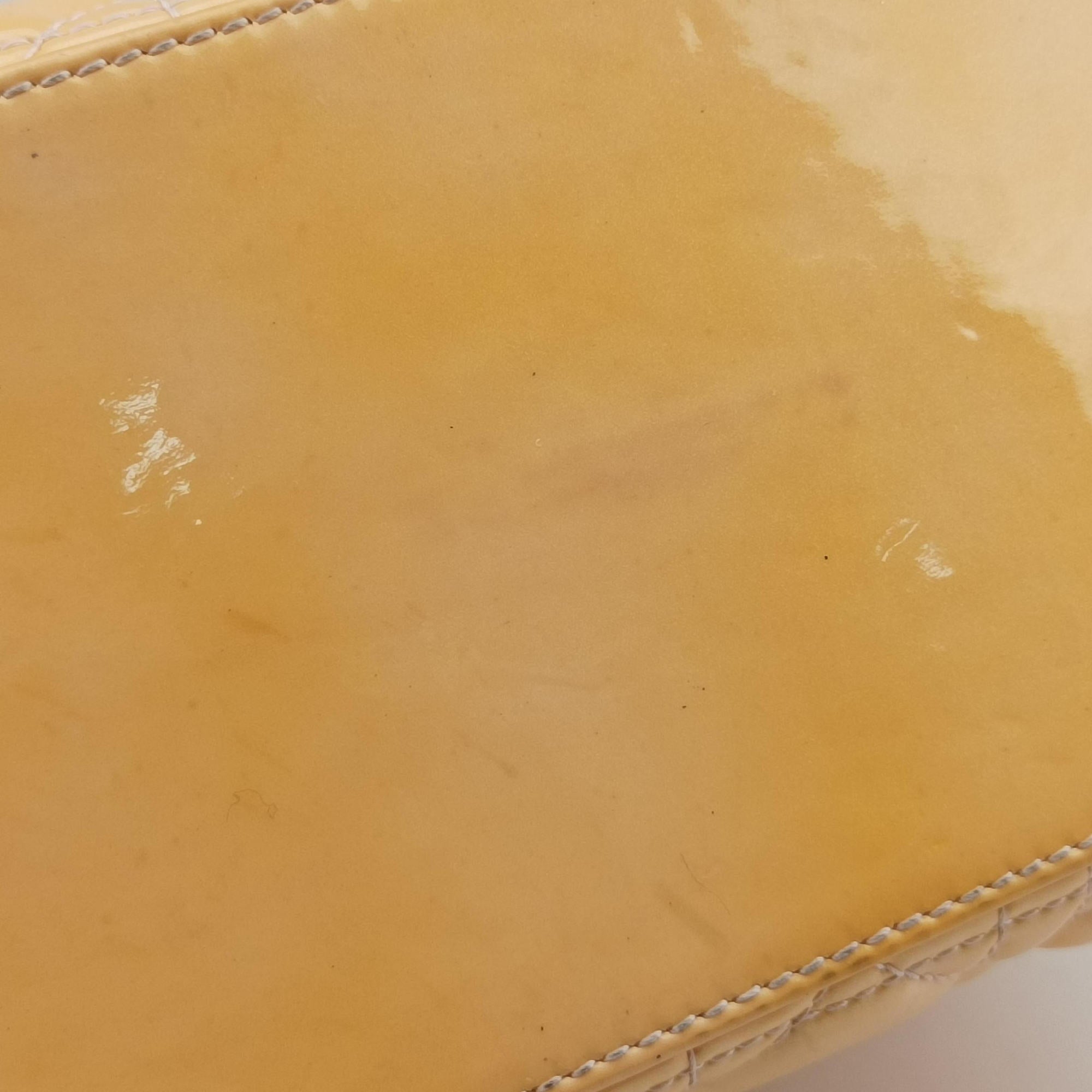 Pre-owned Christian Dior Lady Dior Beige Patent  shoulderbag | stylenewstar