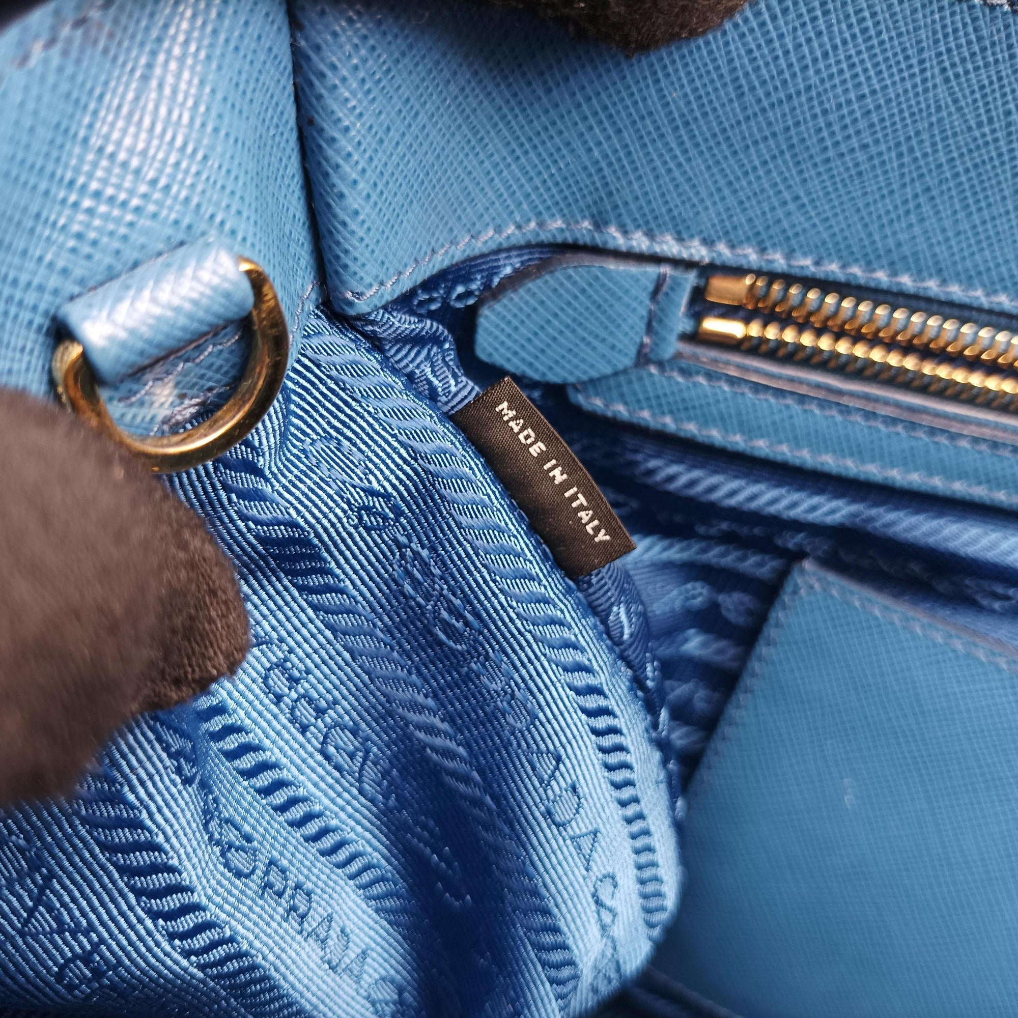 Secondhand Prada Galleria Blue×Navy SAFFIANO Leather B2274C shoulderbag | stylenewstar