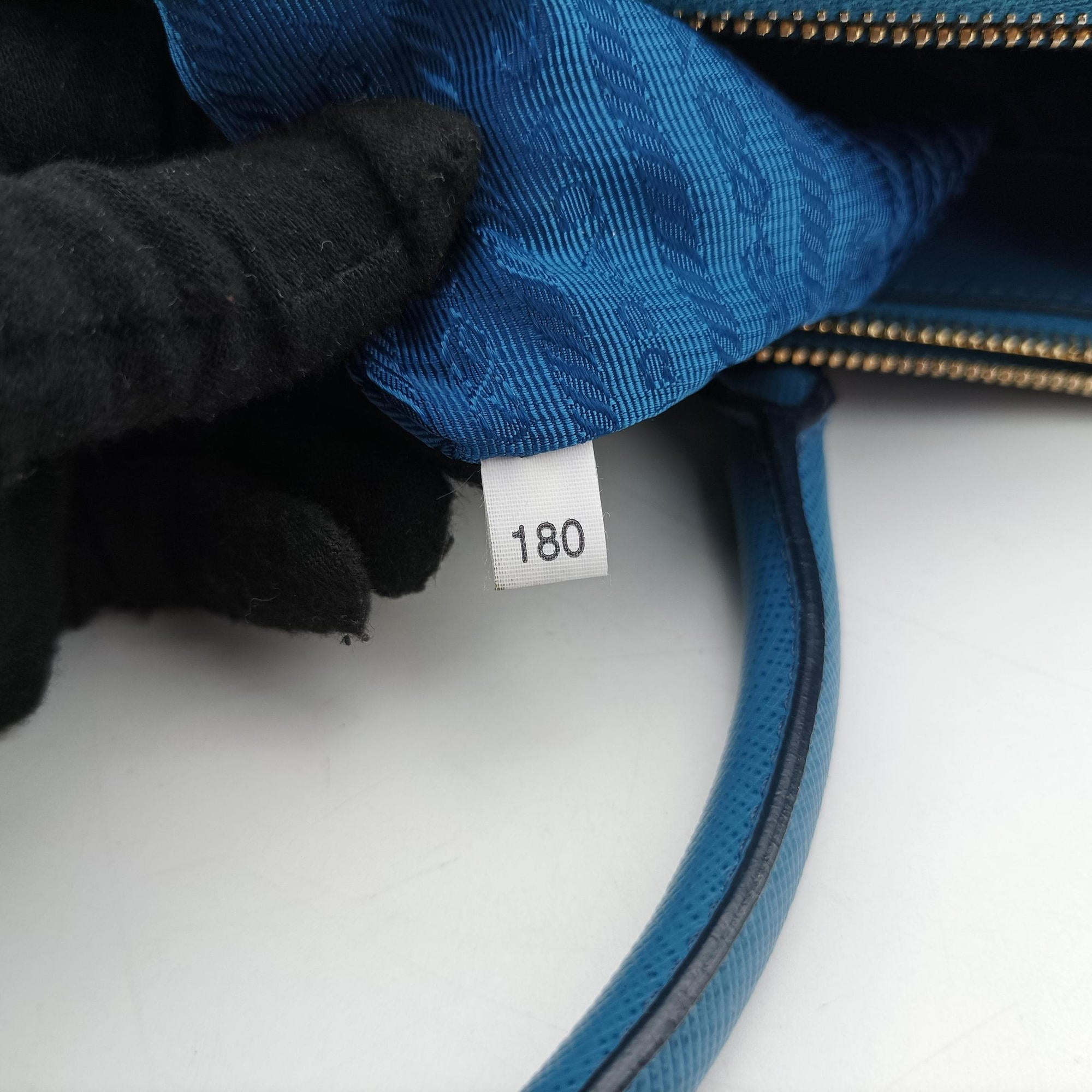 Secondhand Prada Galleria Blue×Navy SAFFIANO Leather B2274C shoulderbag | stylenewstar