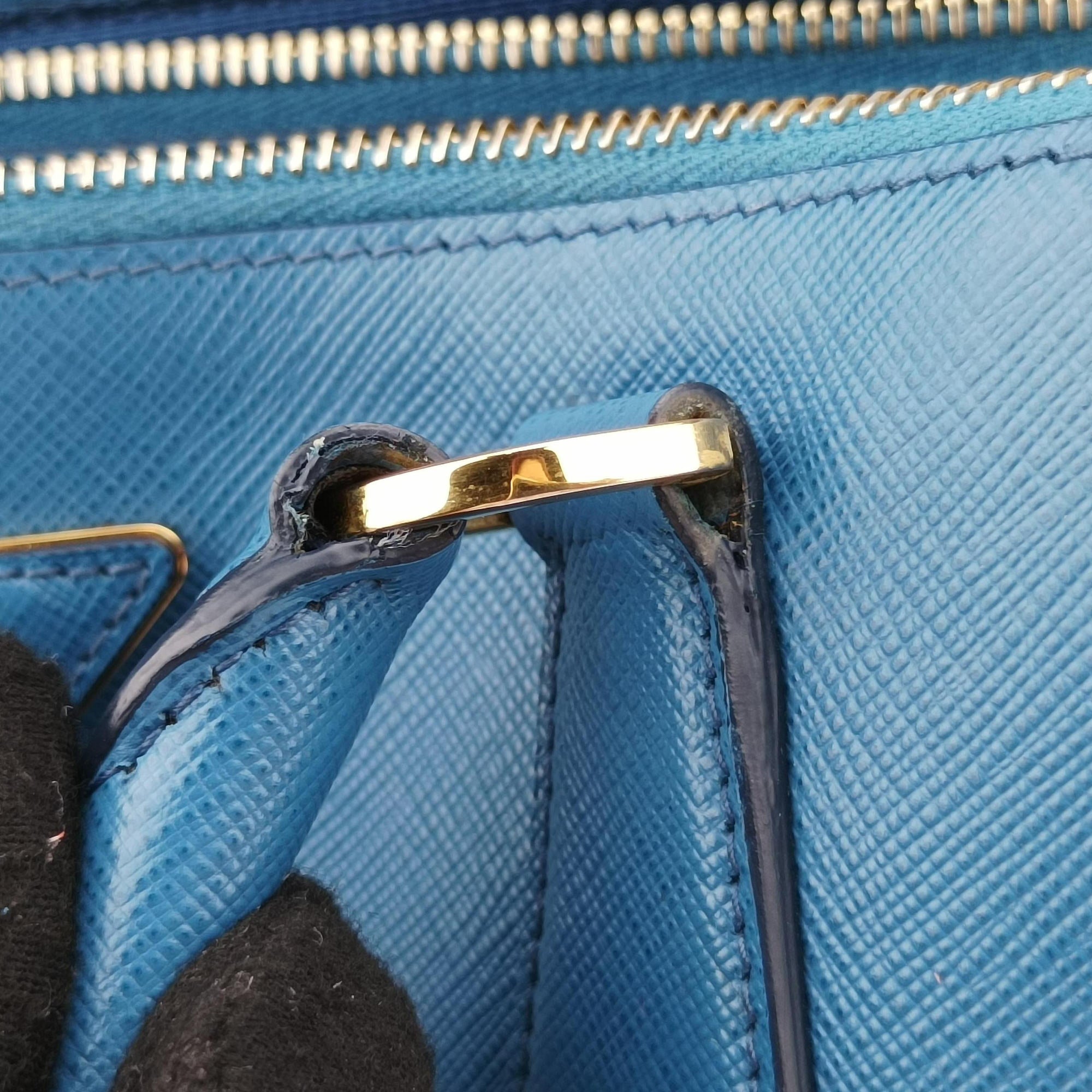 Secondhand Prada Galleria Blue×Navy SAFFIANO Leather B2274C shoulderbag | stylenewstar