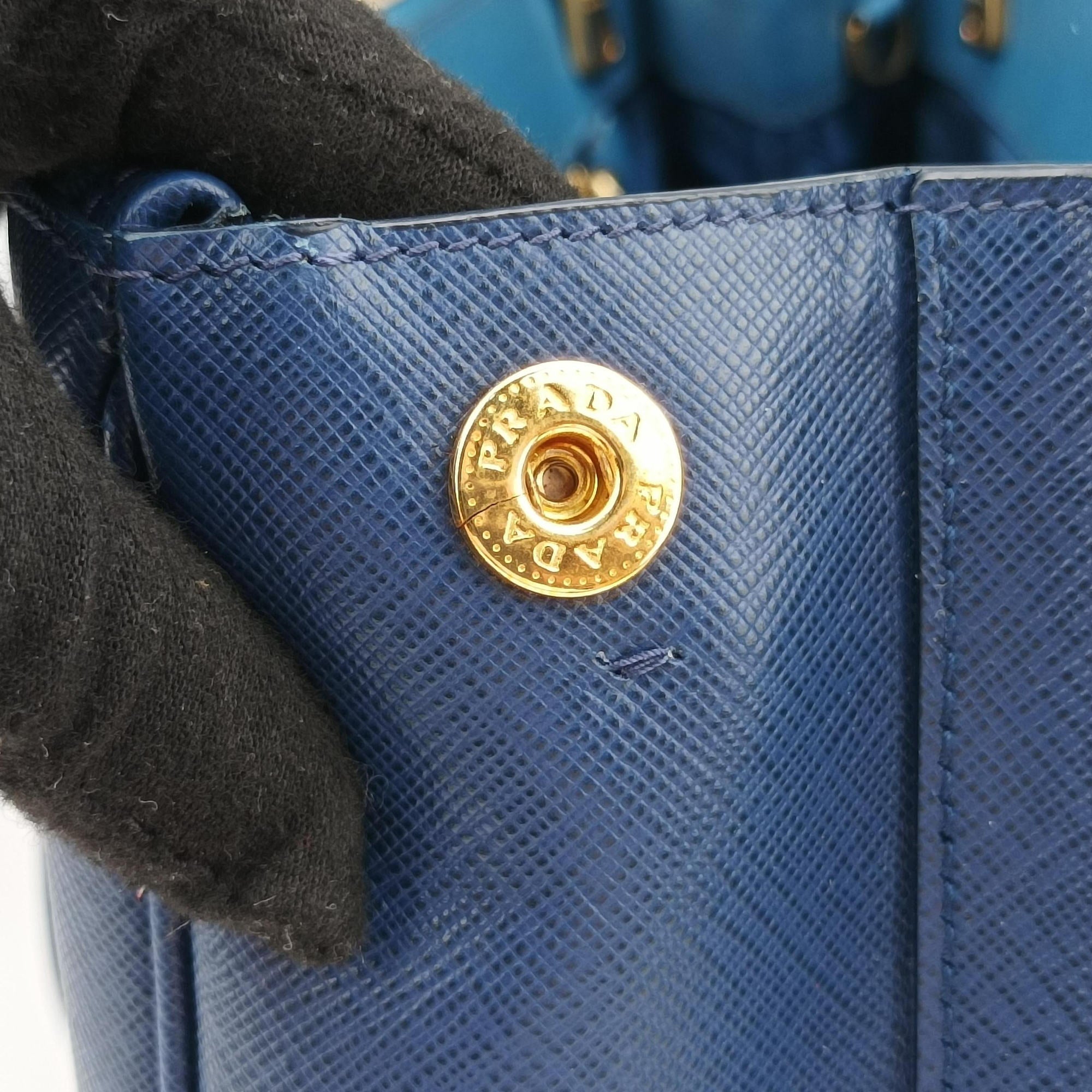 Secondhand Prada Galleria Blue×Navy SAFFIANO Leather B2274C shoulderbag | stylenewstar