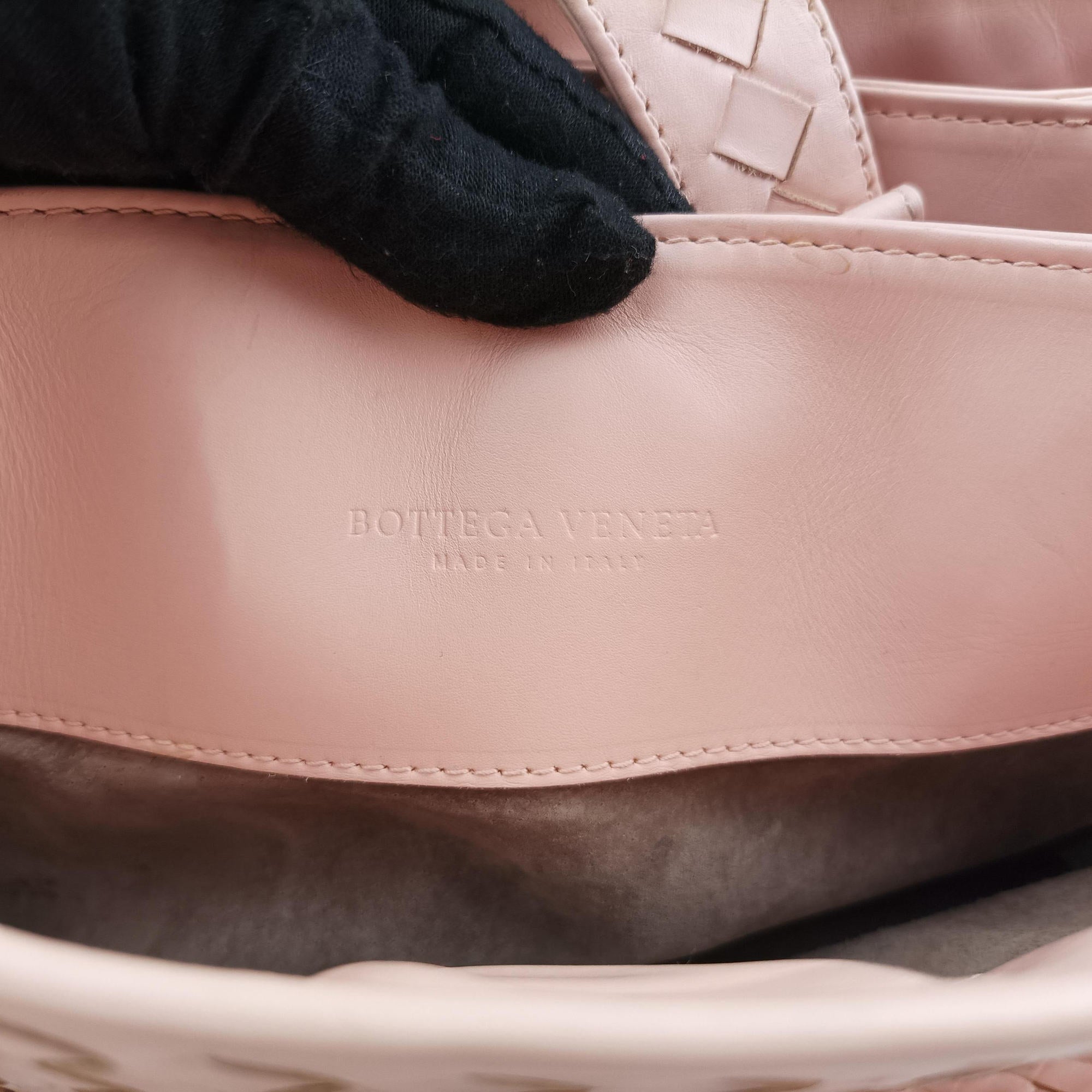 Pre-owned Bottega Veneta Roma Intrecciato Pink lambskin  shoulderbag | stylenewstar