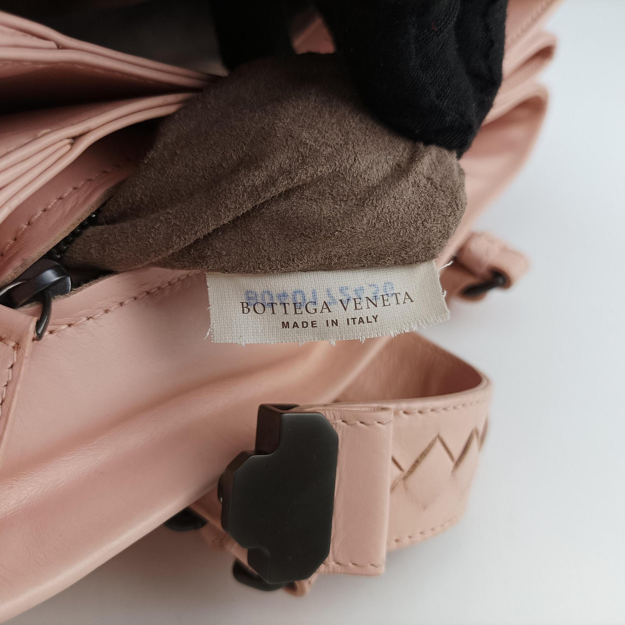 Pre-owned Bottega Veneta Roma Intrecciato Pink lambskin  shoulderbag | stylenewstar
