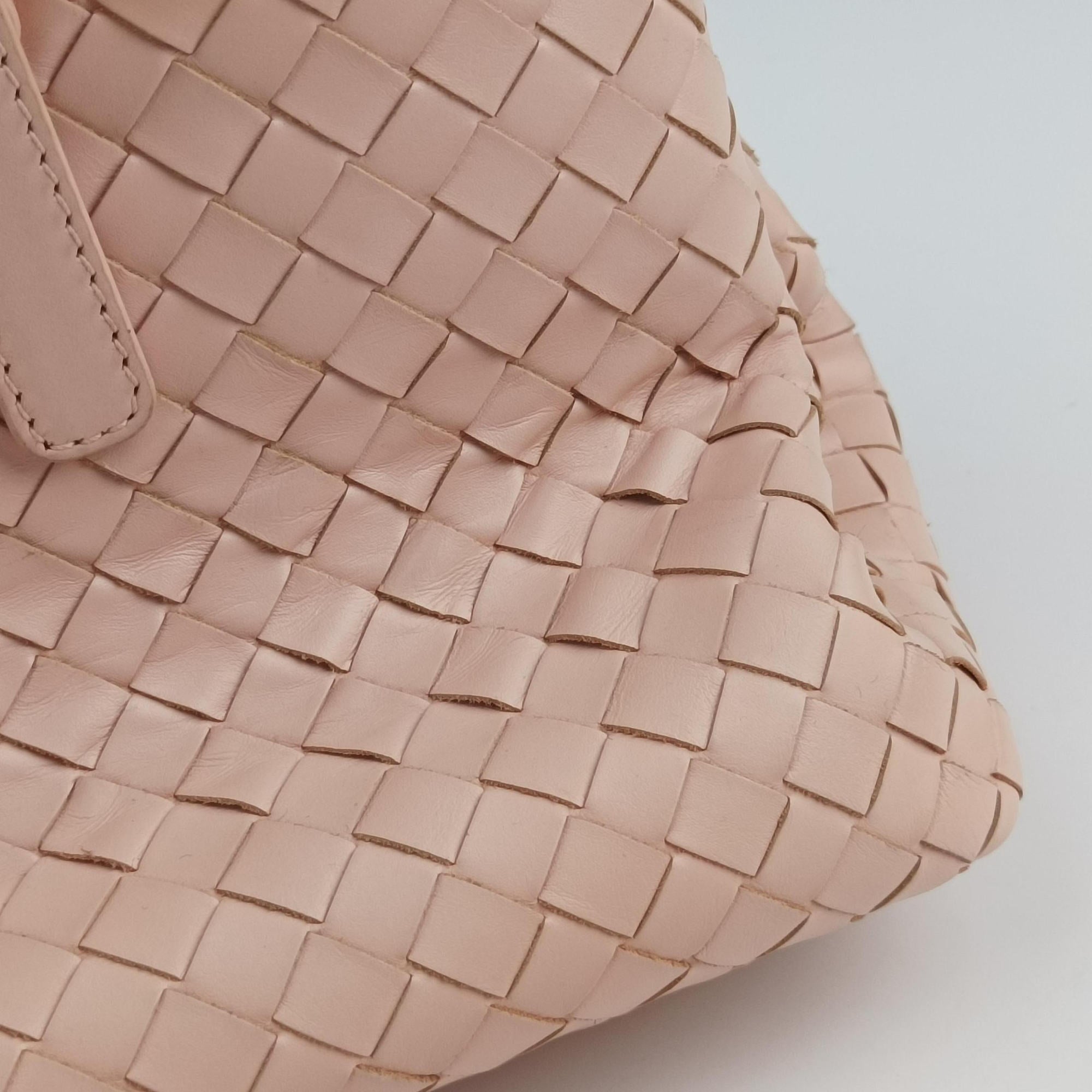Pre-owned Bottega Veneta Roma Intrecciato Pink lambskin  shoulderbag | stylenewstar