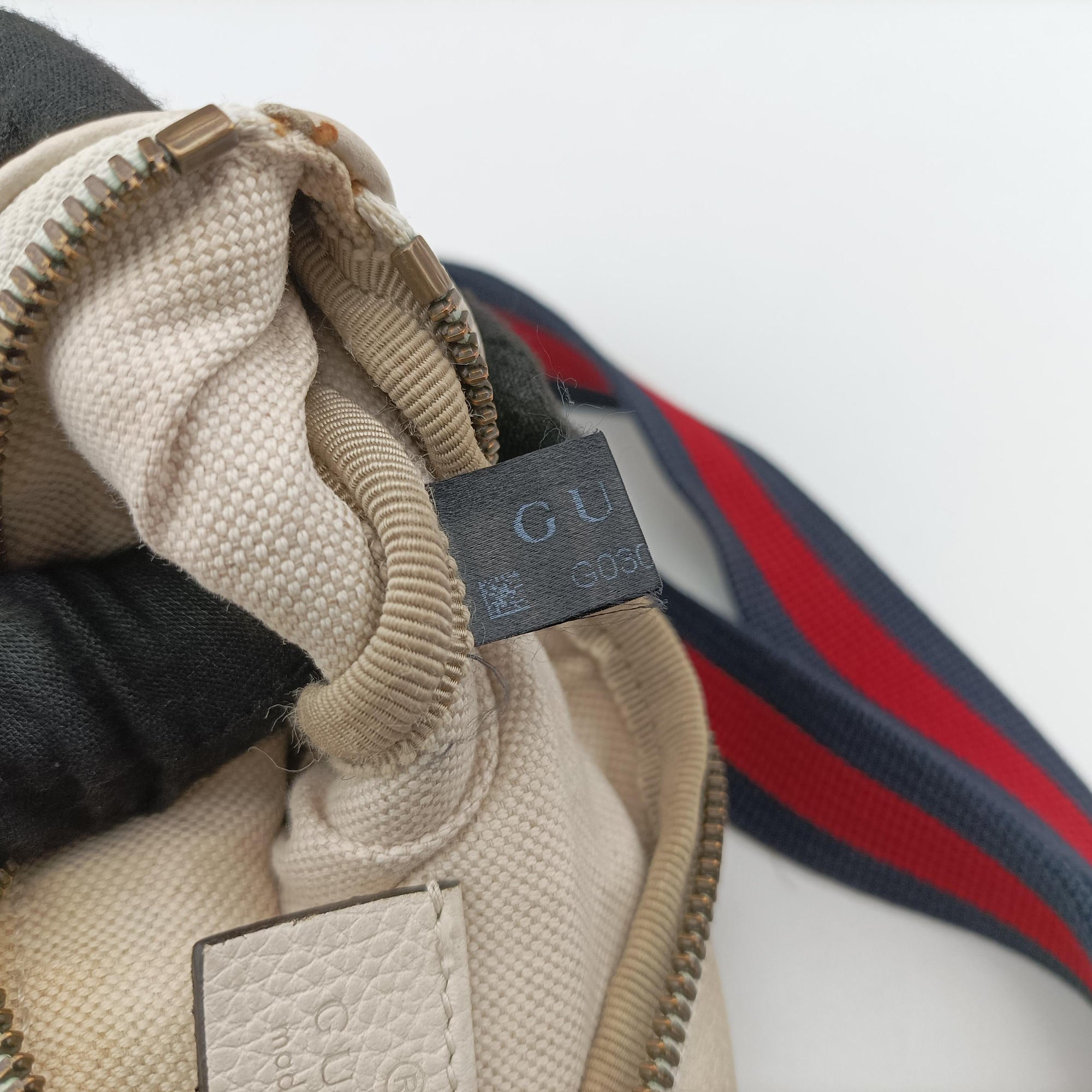 Pre-owned Gucci Print White Leather 527792 bum bag/waist bag | stylenewstar