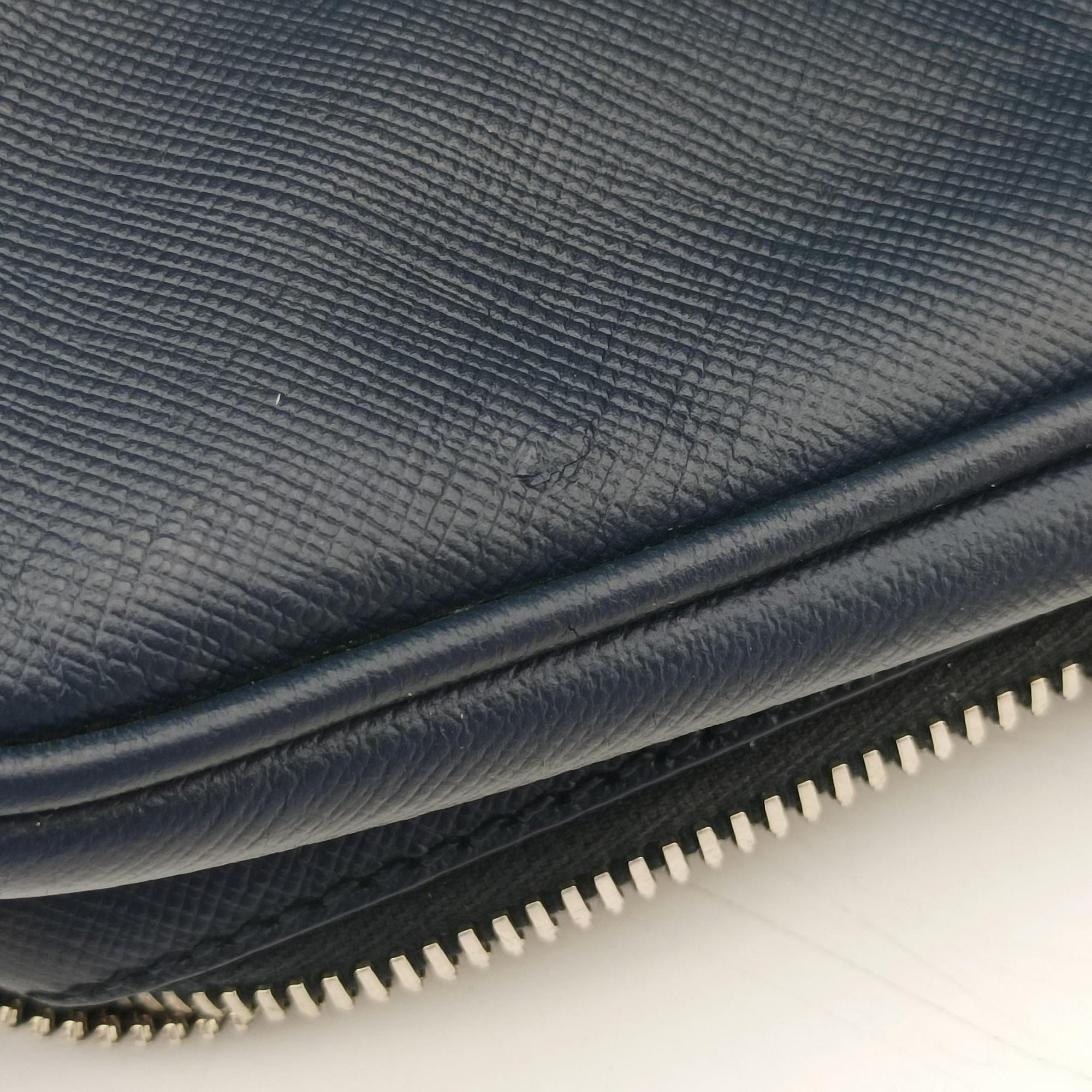 Secondhand Prada business bag briefcase Navy SAFFIANO Leather 2VE363 handbag | stylenewstar