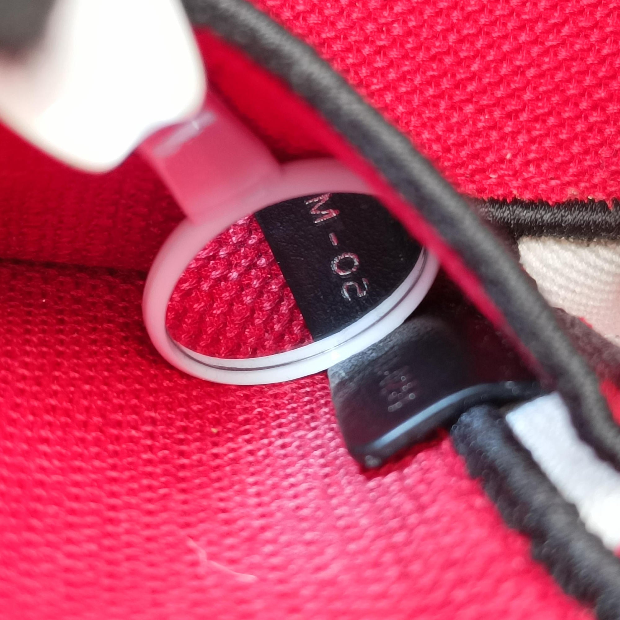 Pre-owned Christian Dior Travel Black × white × red jacquard canvas  shoulderbag | stylenewstar