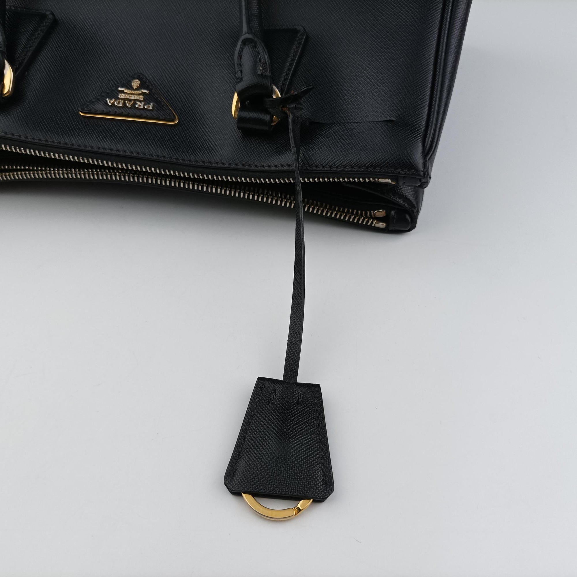 Pre-owned Prada Galleria Black SAFFIANO Leather BN2274 shoulderbag | stylenewstar