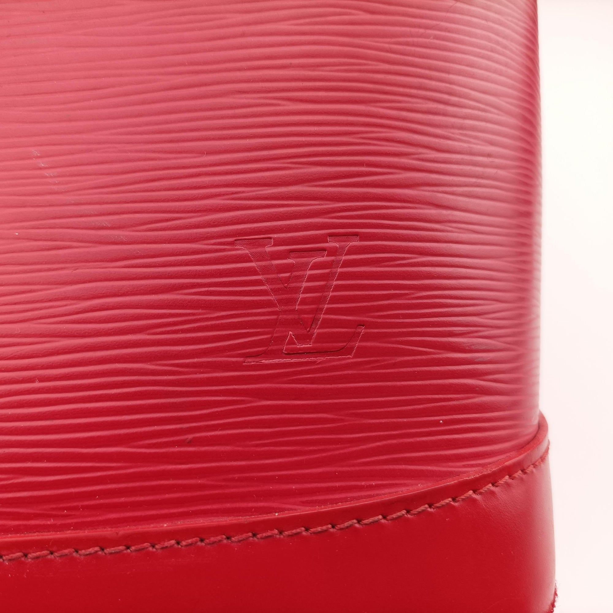 Secondhand Louis Vuitton ALMA PM CARMIN Epi M4058E handbag | stylenewstar