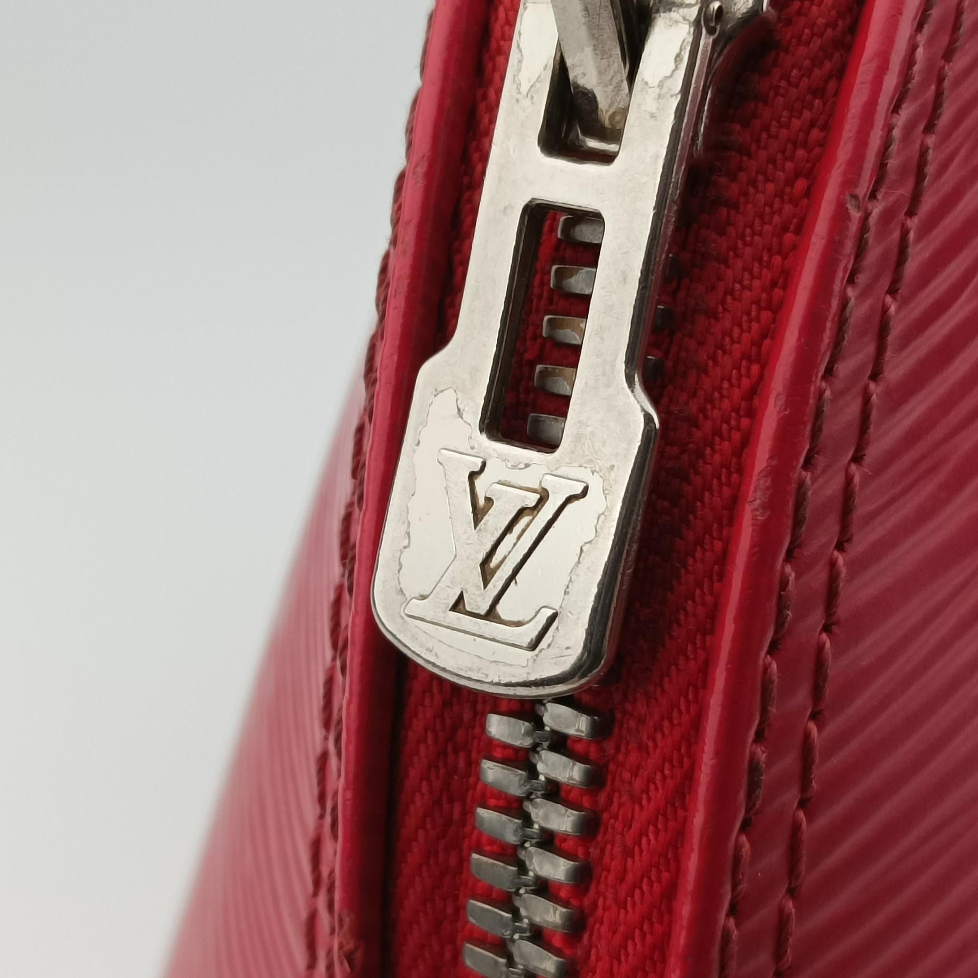 Secondhand Louis Vuitton ALMA PM CARMIN Epi M4058E handbag | stylenewstar