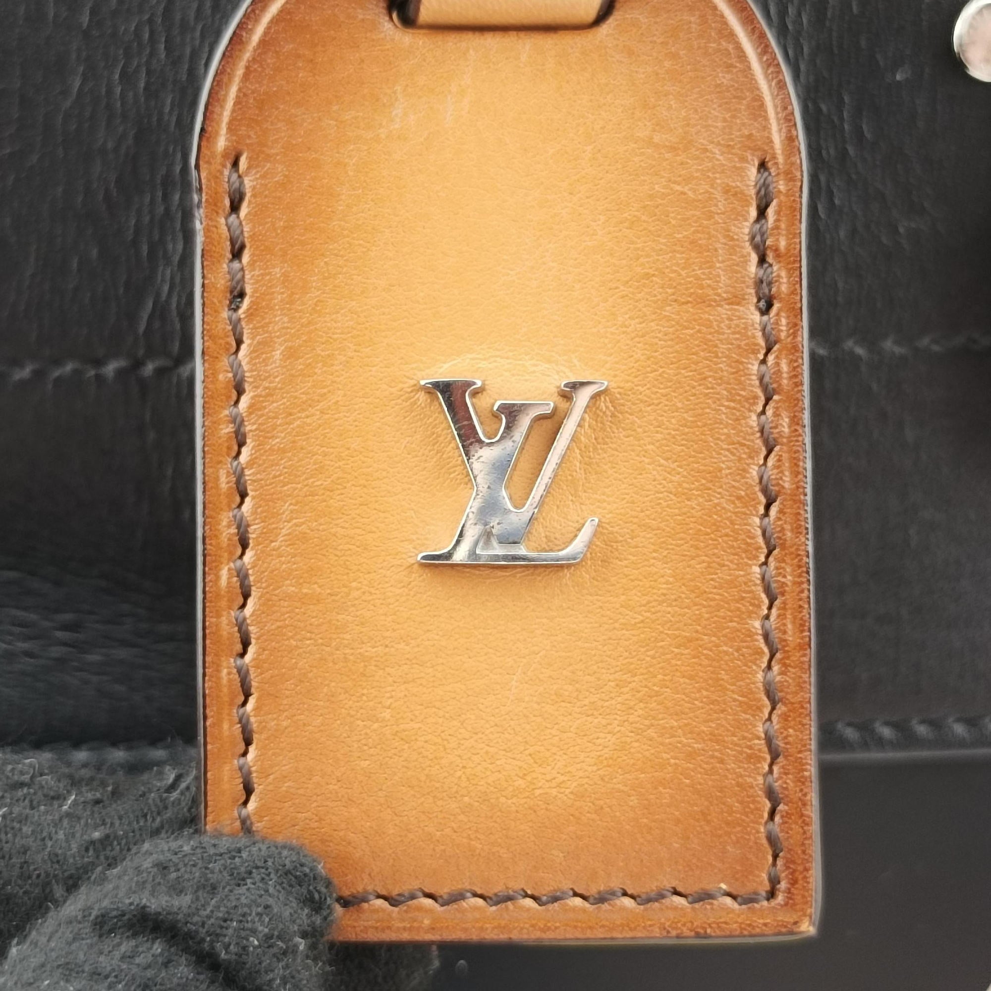 Pre-owned Louis Vuitton World Tour City Steamer MM  Black×multicolor Leather M43080 shoulderbag | stylenewstar