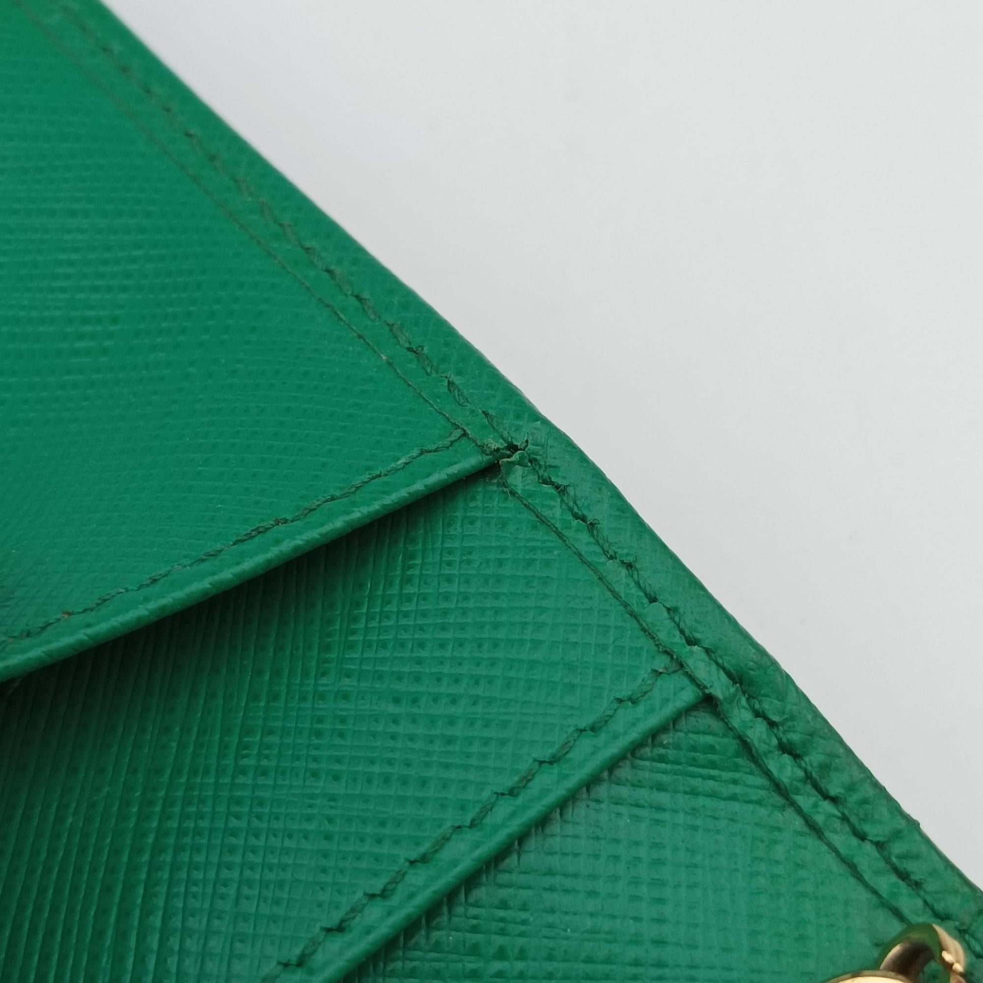 Pre-owned Ferragamo Ginny Vara Green Leather  shoulderbag | stylenewstar