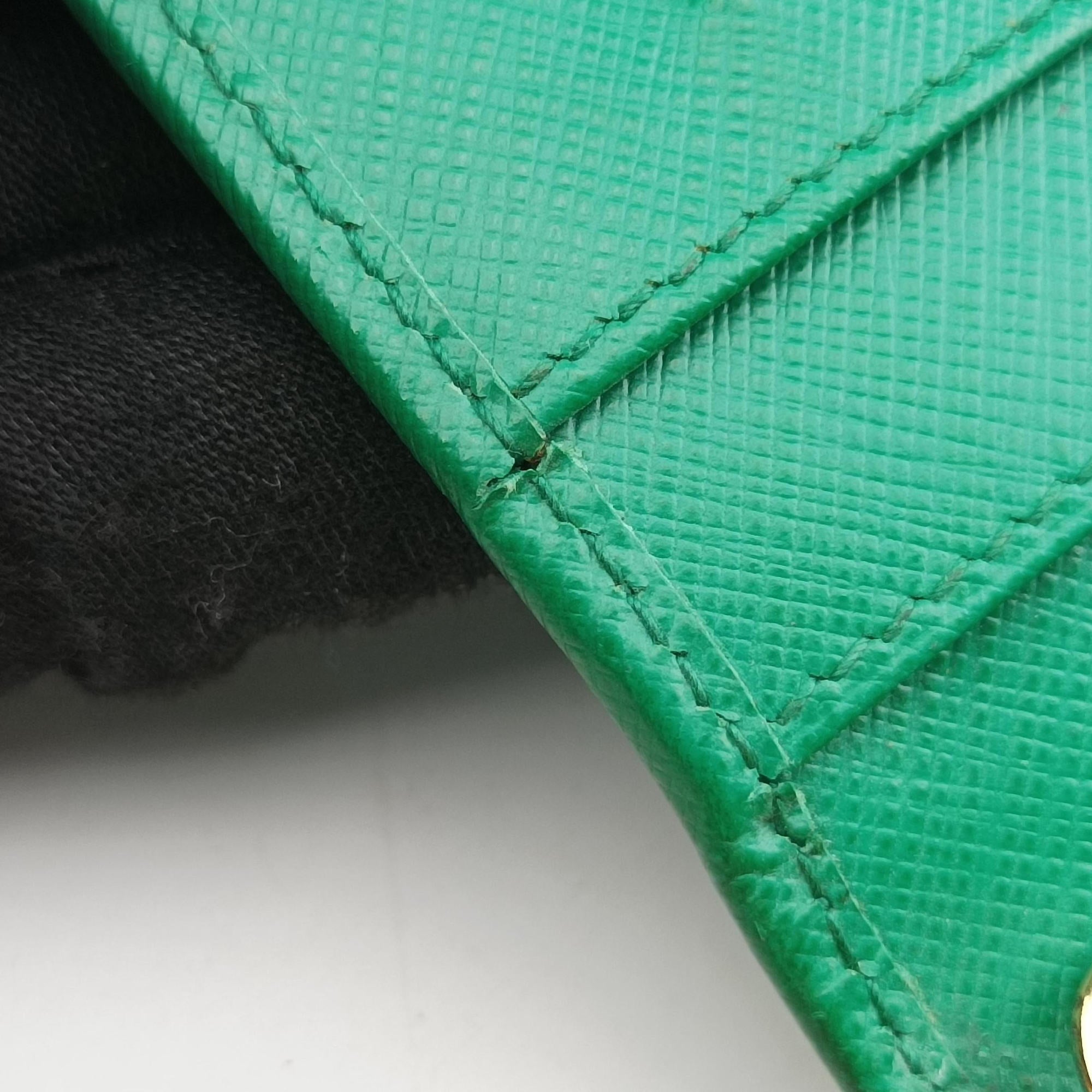 Pre-owned Ferragamo Ginny Vara Green Leather  shoulderbag | stylenewstar