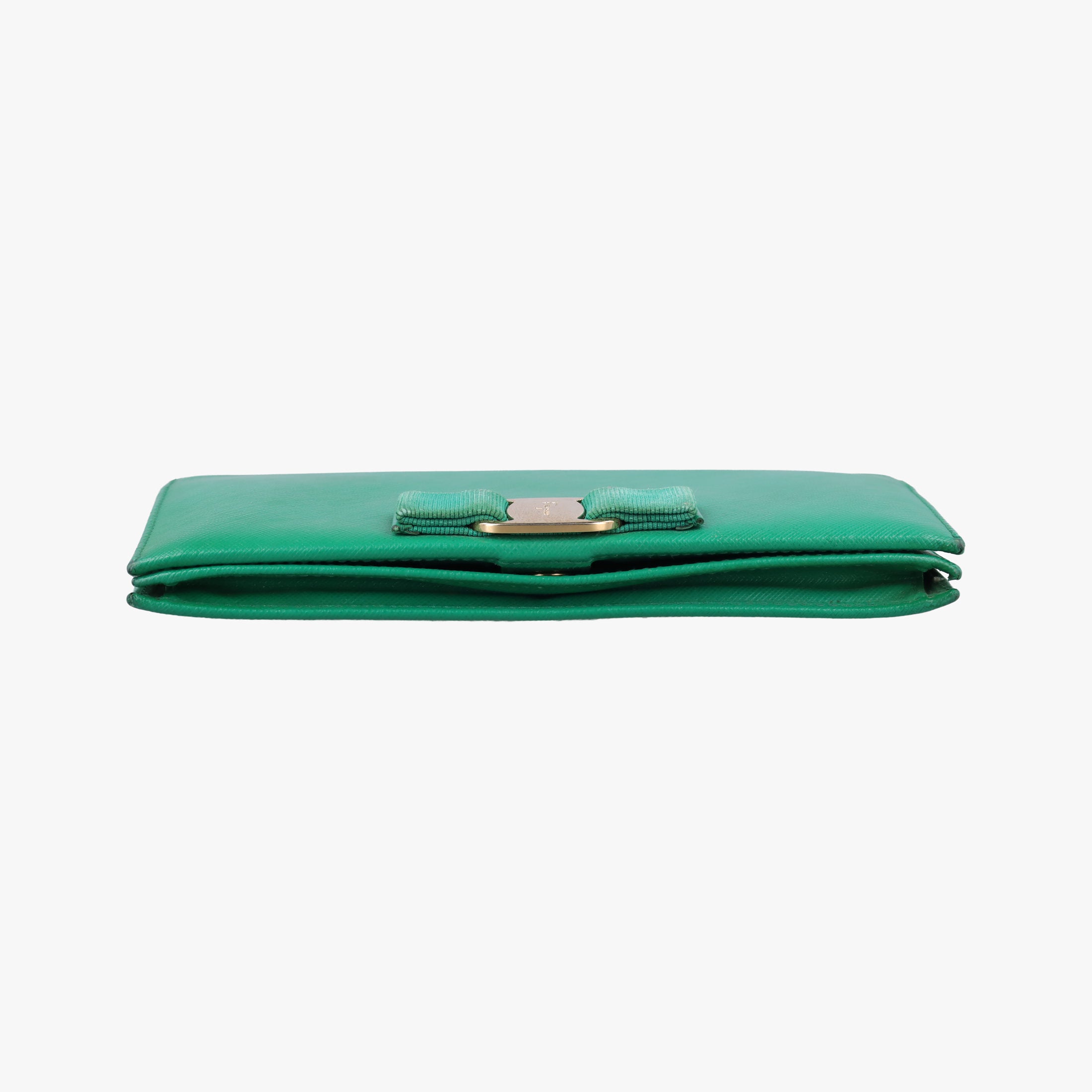 Pre-owned Ferragamo Ginny Vara Green Leather  shoulderbag | stylenewstar