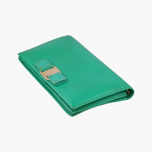 Pre-owned Ferragamo Ginny Vara Green Leather  shoulderbag | stylenewstar