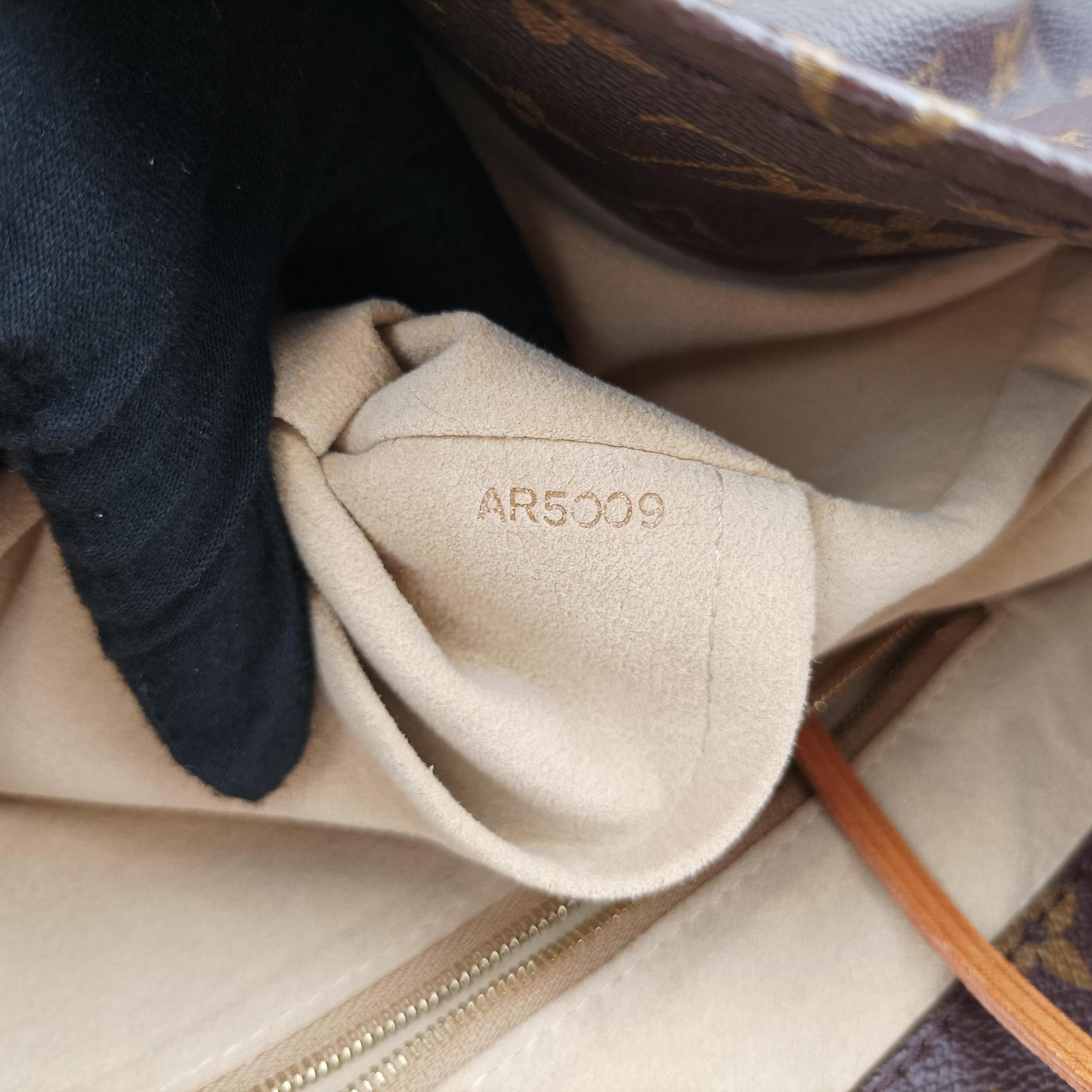 Pre-owned Louis Vuitton ARTSY GM Brown Monogram Canvas M40259 shoulderbag | stylenewstar