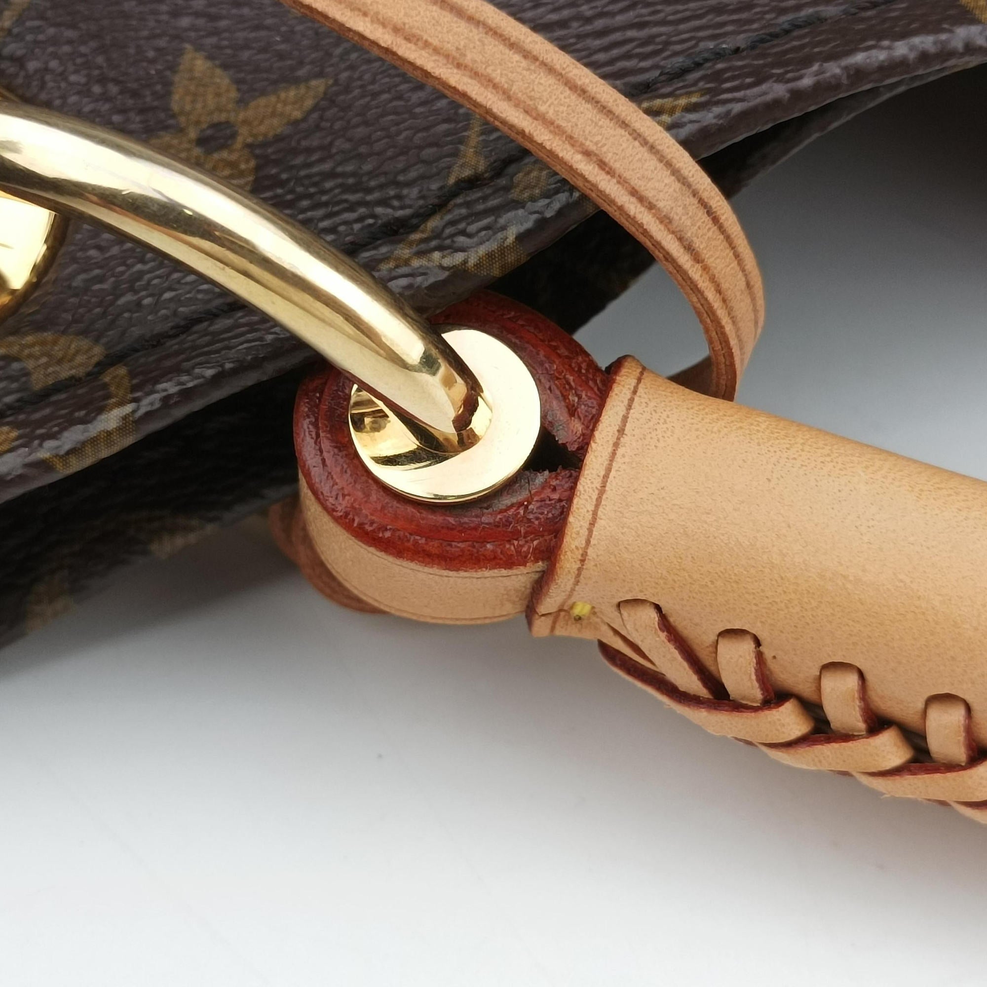 Pre-owned Louis Vuitton ARTSY GM Brown Monogram Canvas M40259 shoulderbag | stylenewstar