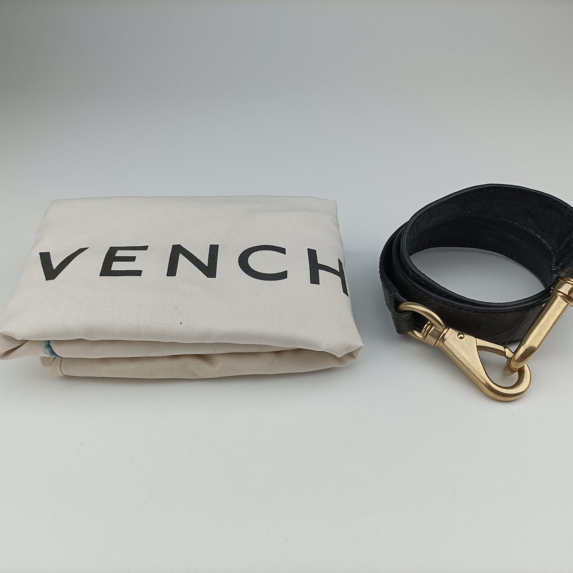 Vintage Givenchy Pandora Navy Leather  shoulderbag | stylenewstar