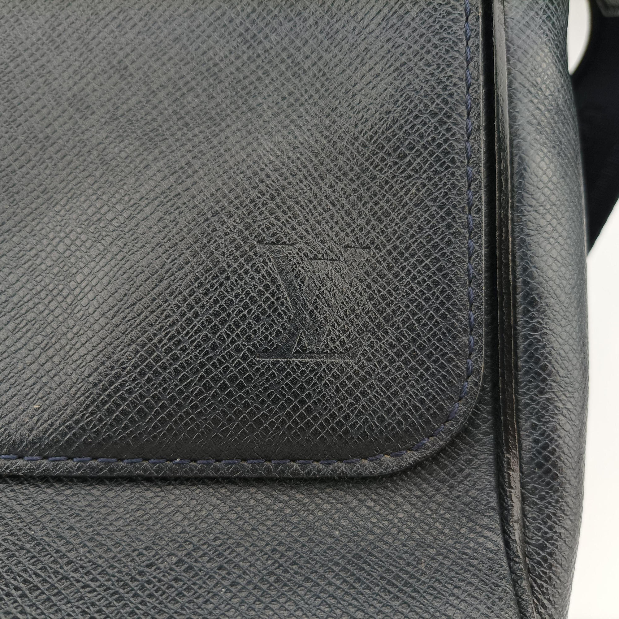 Secondhand Louis Vuitton Roman MM Bolreal Taiga M32624 shoulderbag | stylenewstar