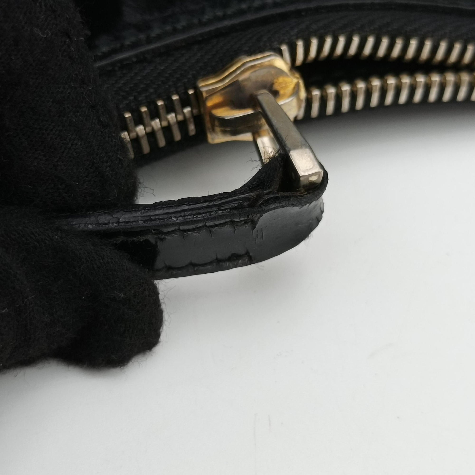 Pre-owned Gucci Abbey D-ring Hobo Black Patent 189833 handbag | stylenewstar