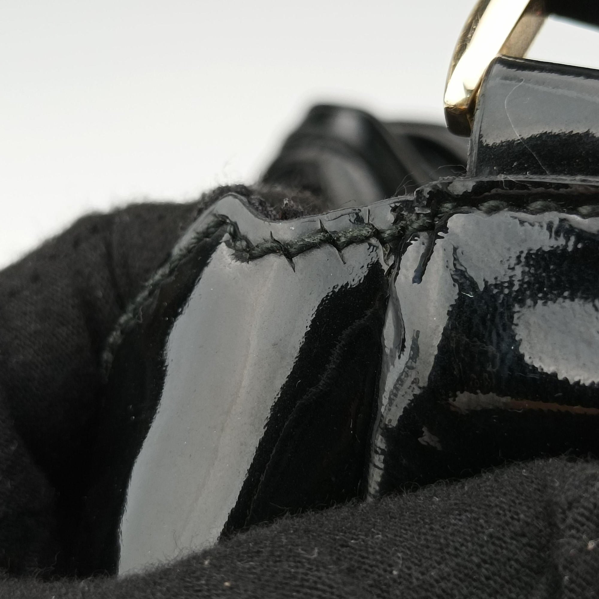 Pre-owned Gucci Abbey D-ring Hobo Black Patent 189833 handbag | stylenewstar