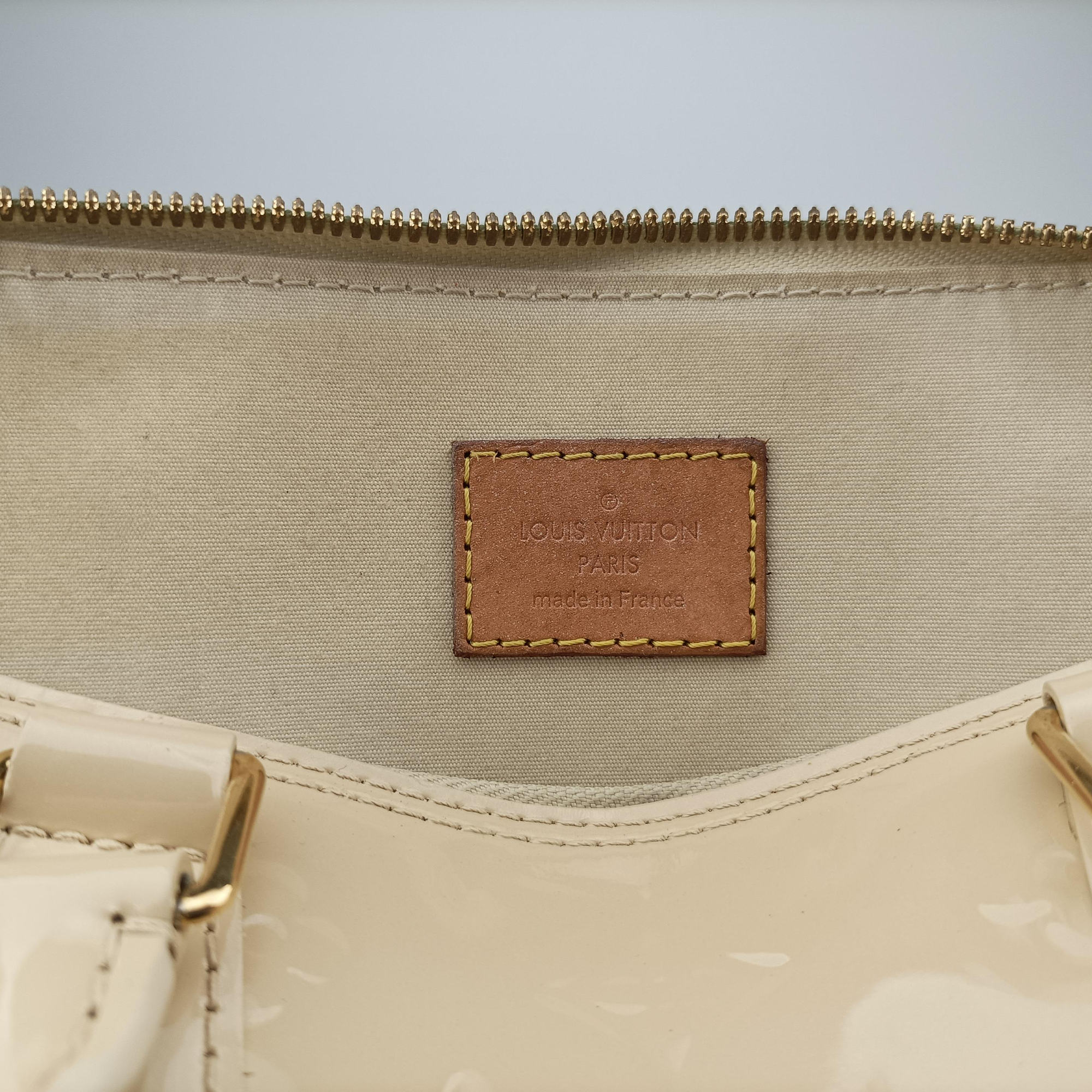 Pre-owned Louis Vuitton Alma PM Dune Vernis M90101 handbag | stylenewstar