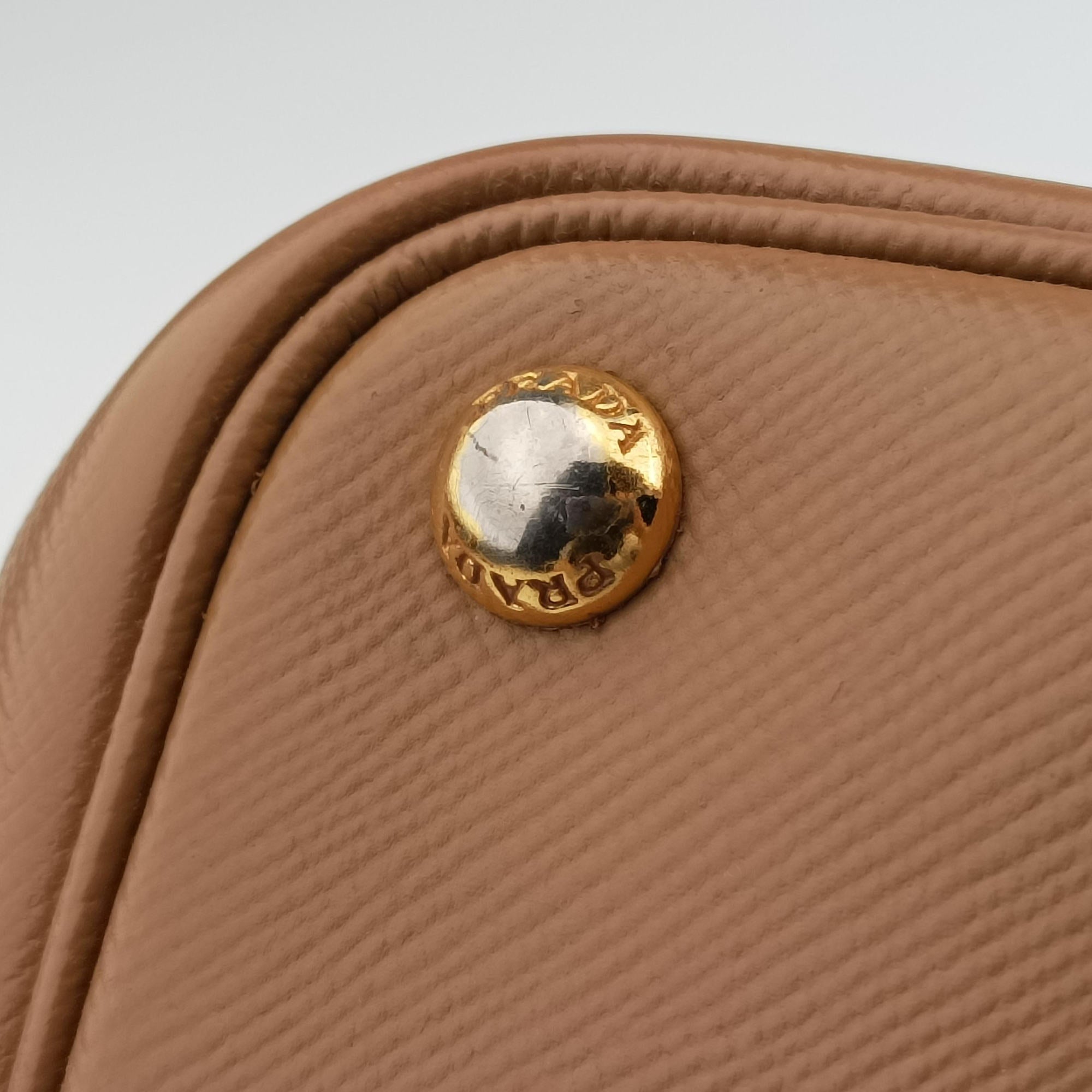 Vintage Prada Double Cuir Camel SAFFIANO Leather BN2755 shoulderbag | stylenewstar