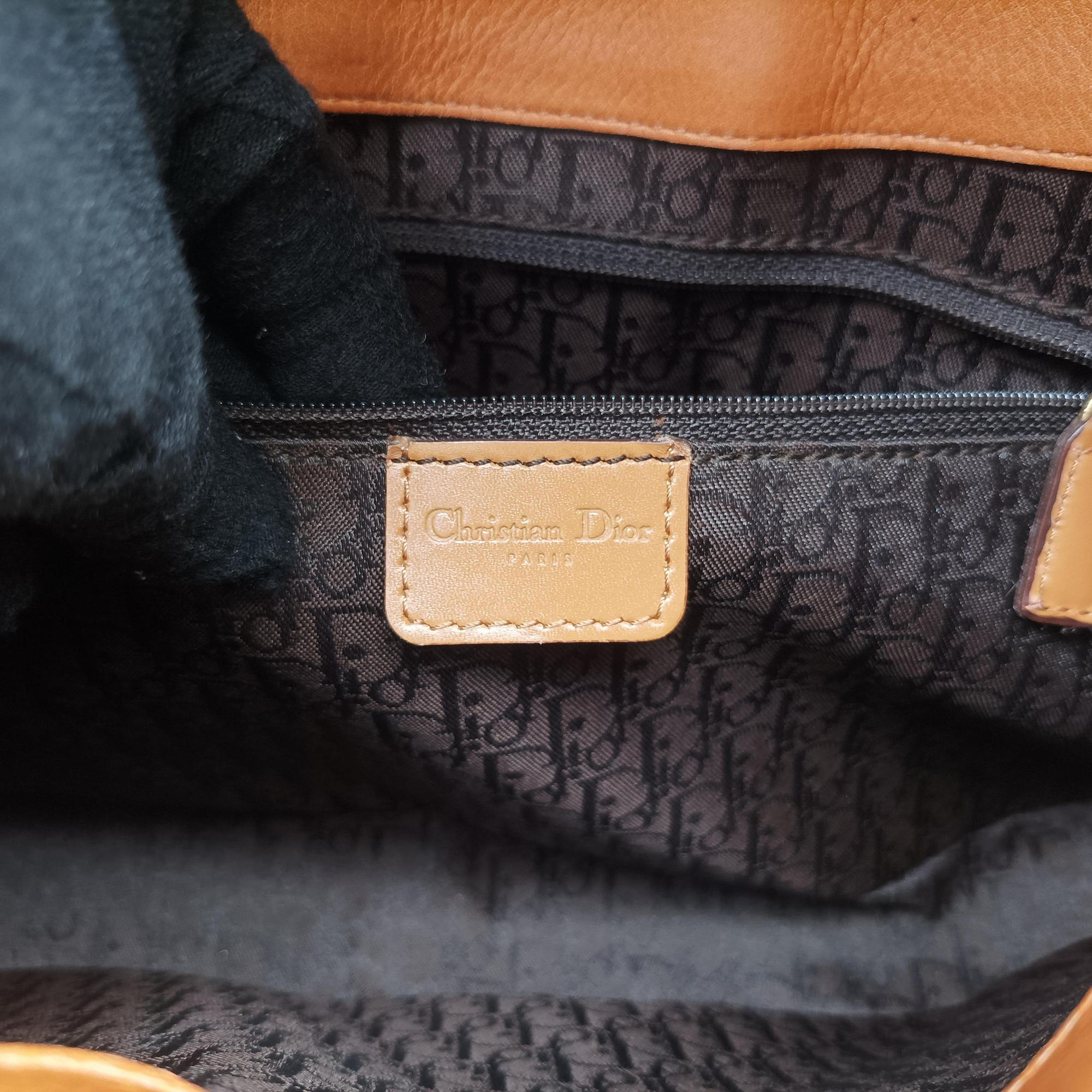 Pre-owned Christian Dior Street Chic Columbus Brown Leather  shoulderbag | stylenewstar