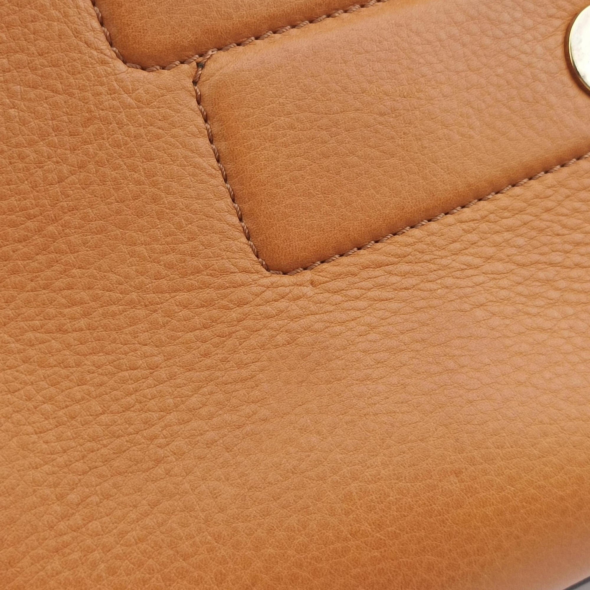 Pre-owned Christian Dior Street Chic Columbus Brown Leather  shoulderbag | stylenewstar