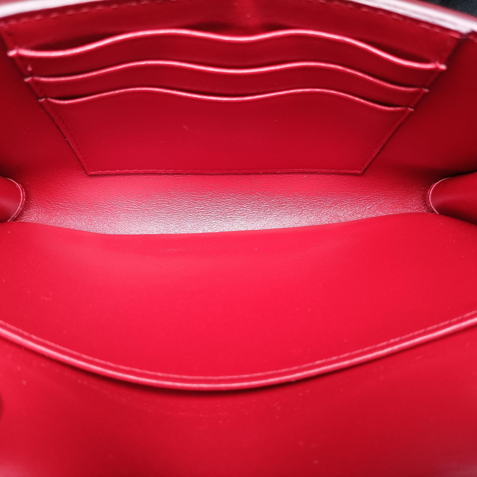 Pre-owned Dolce & Gabbana DEVOTION Red Leather  shoulderbag | stylenewstar