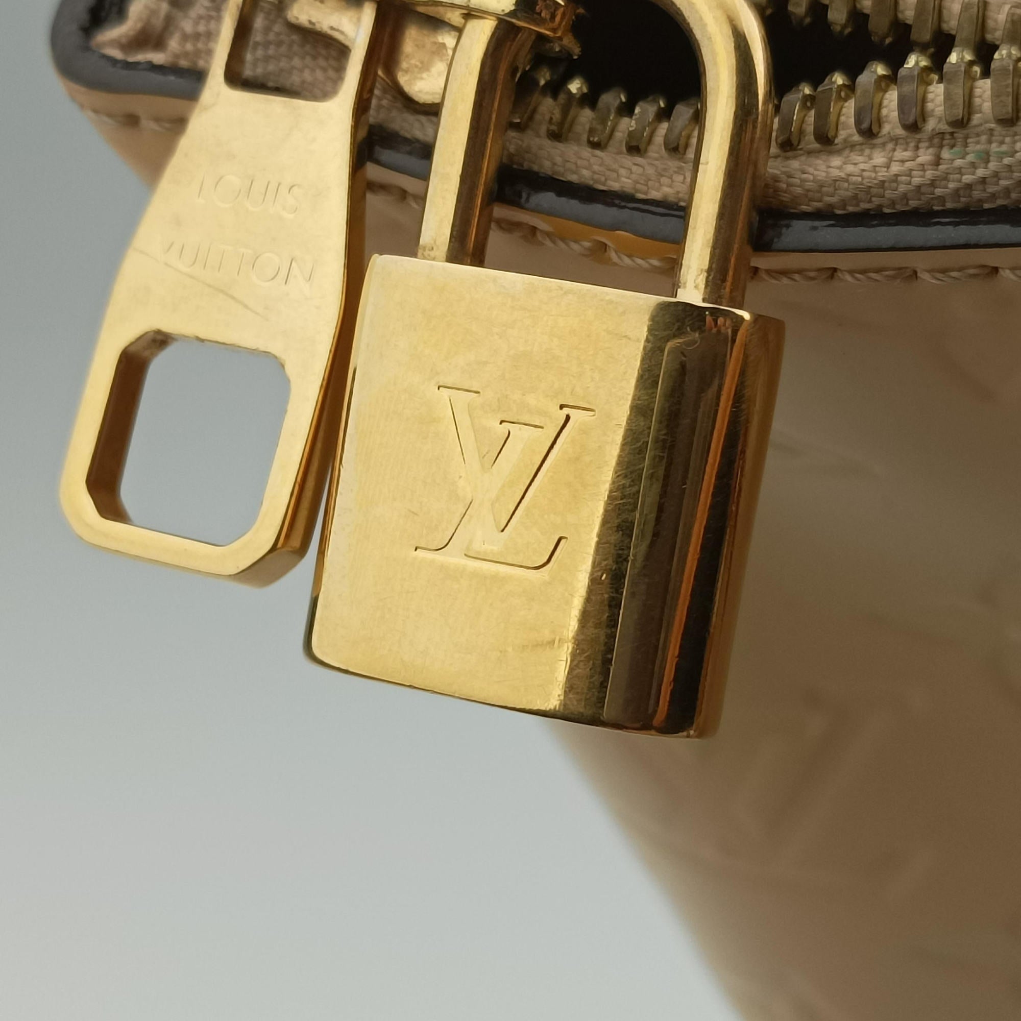 Pre-owned Louis Vuitton Montebello MM Dune Monogram Vernis M90163 shoulderbag | stylenewstar