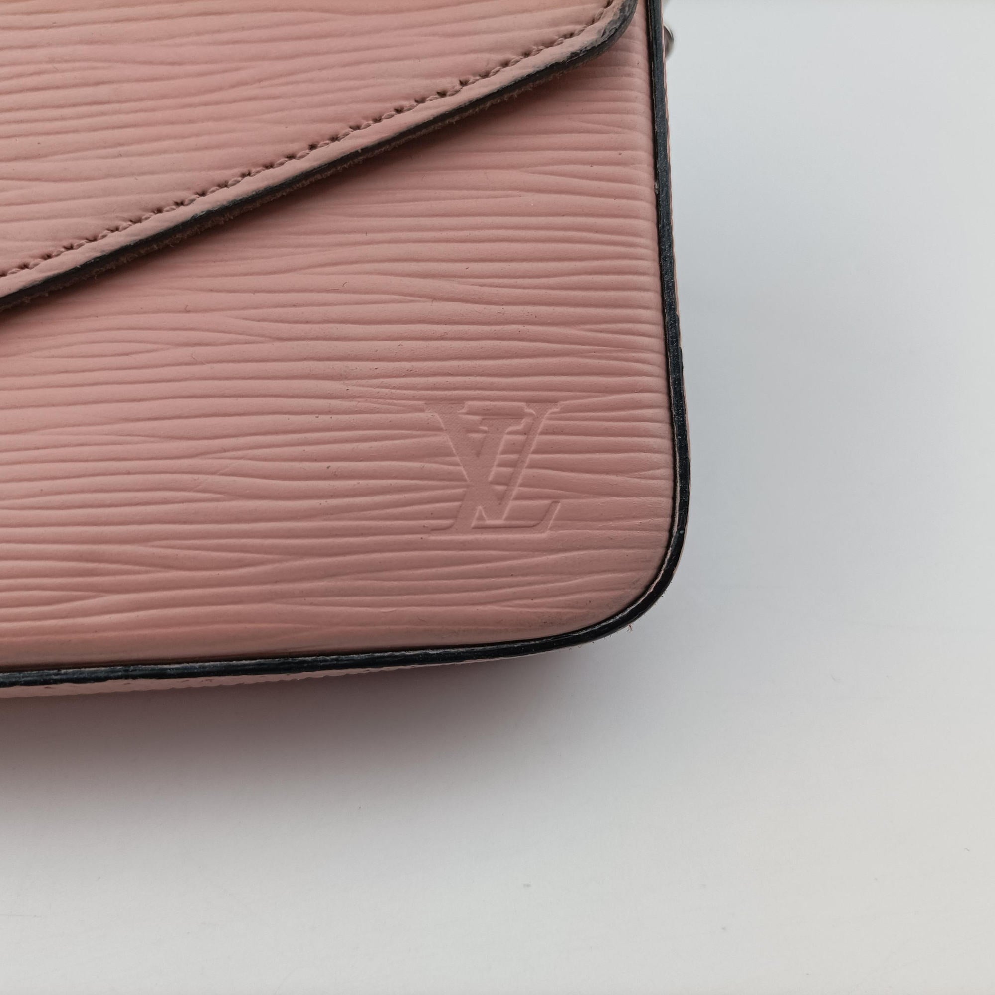 Secondhand Louis Vuitton Pochette FéLICIE ROSE BALLERIN Epi M62467 shoulderbag | stylenewstar