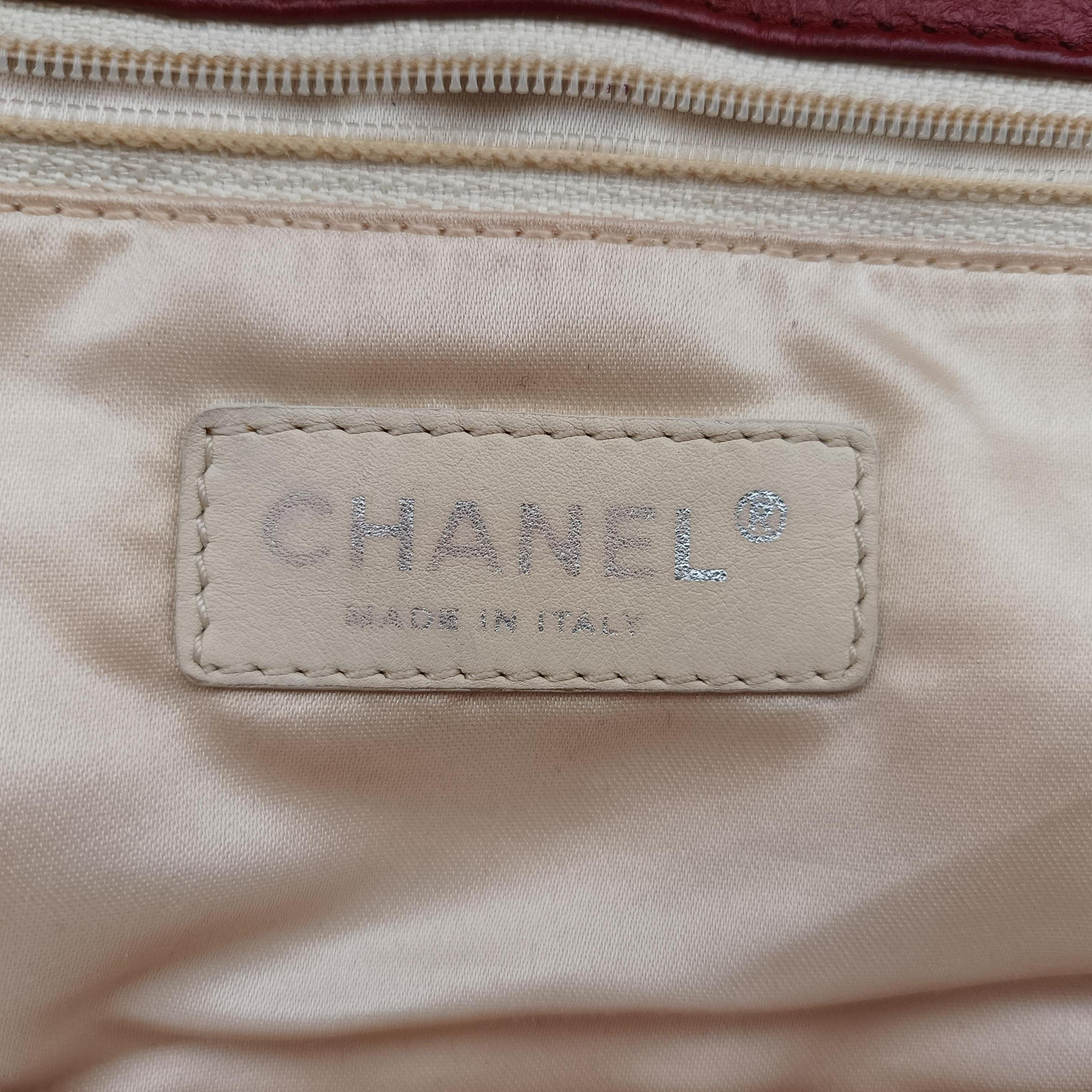 Vintage Chanel 2.55East West Red Leather A37691 shoulderbag | stylenewstar