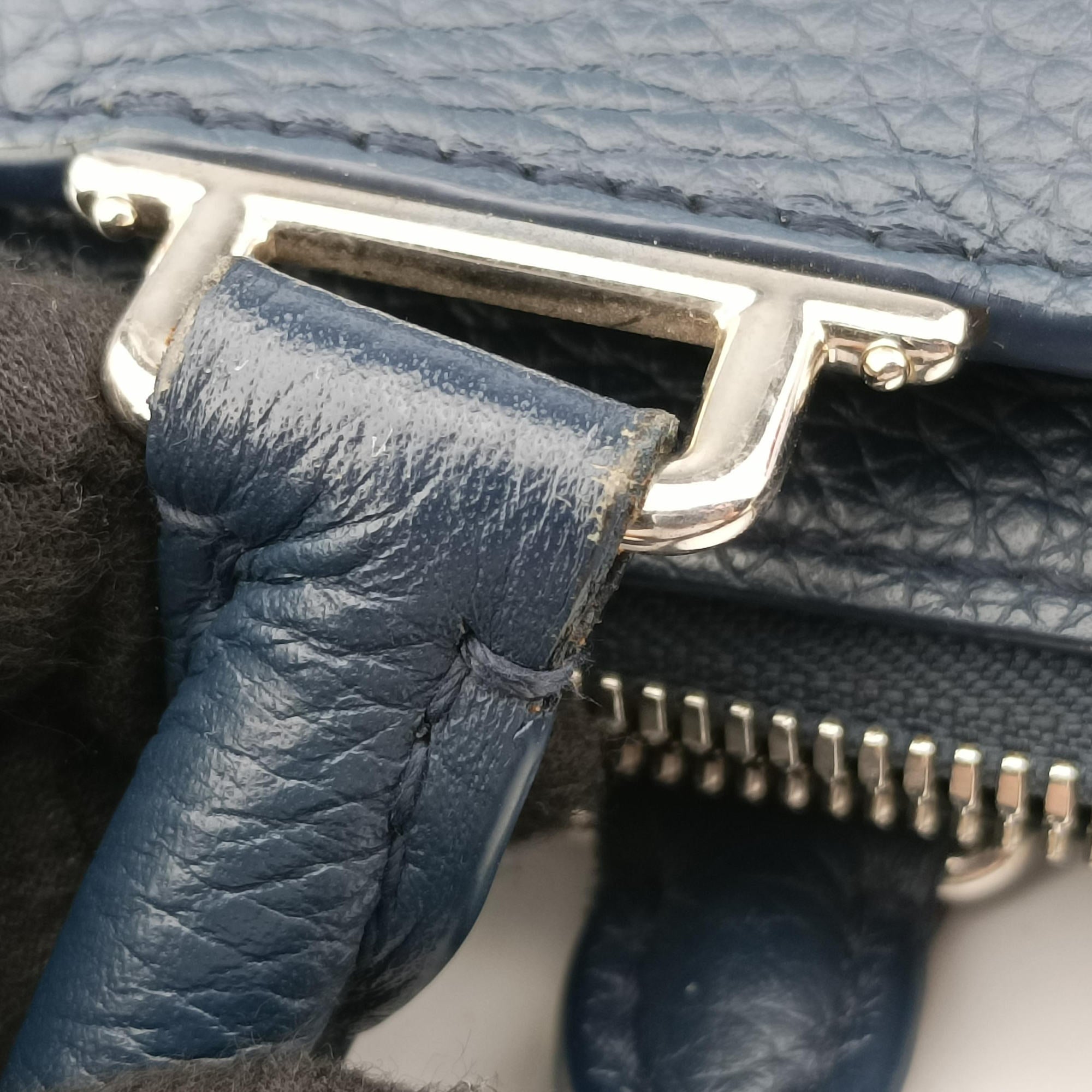 Secondhand Louis Vuitton Armand Briefcase MM NAVY Taurillon leather M54380 handbag | stylenewstar