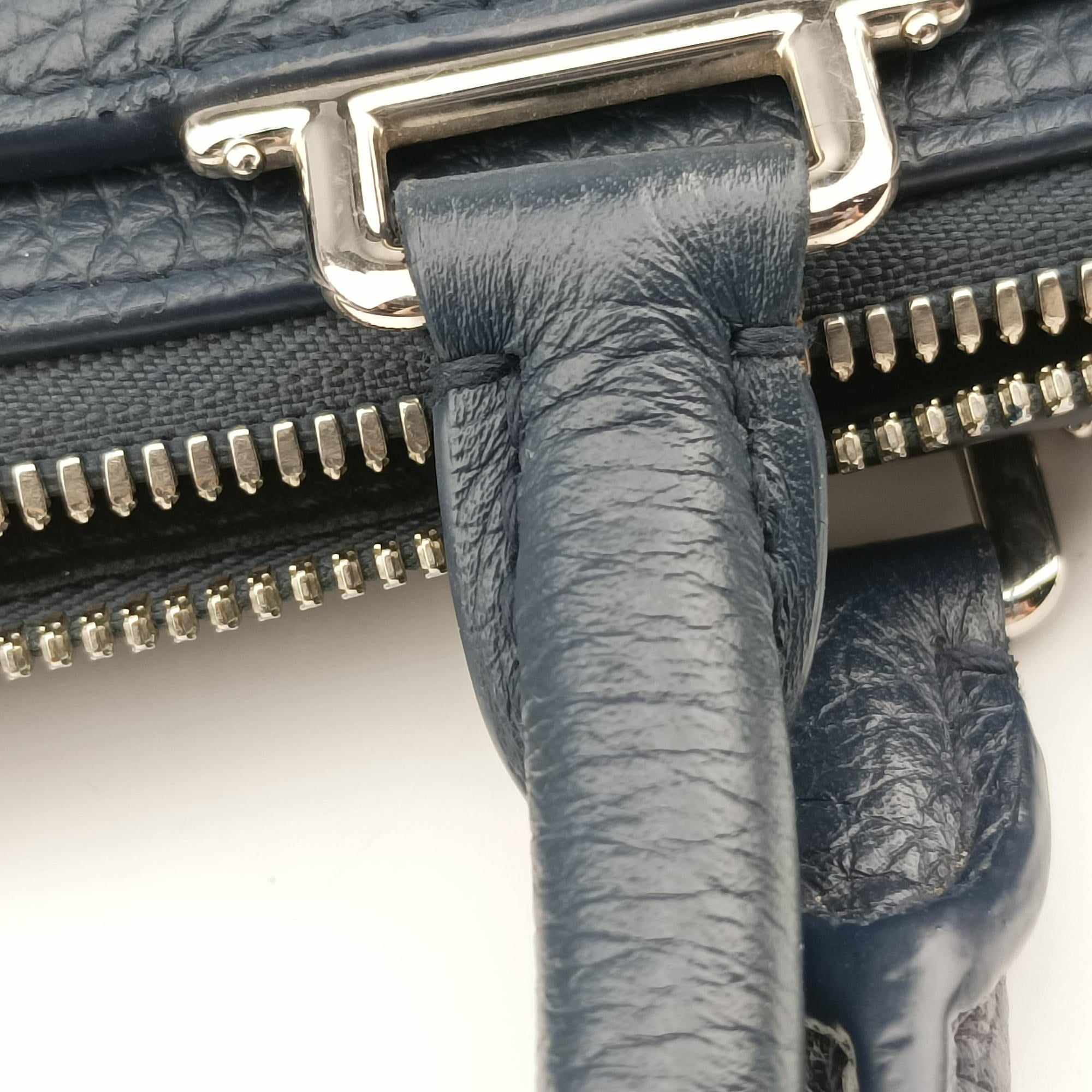 Secondhand Louis Vuitton Armand Briefcase MM NAVY Taurillon leather M54380 handbag | stylenewstar