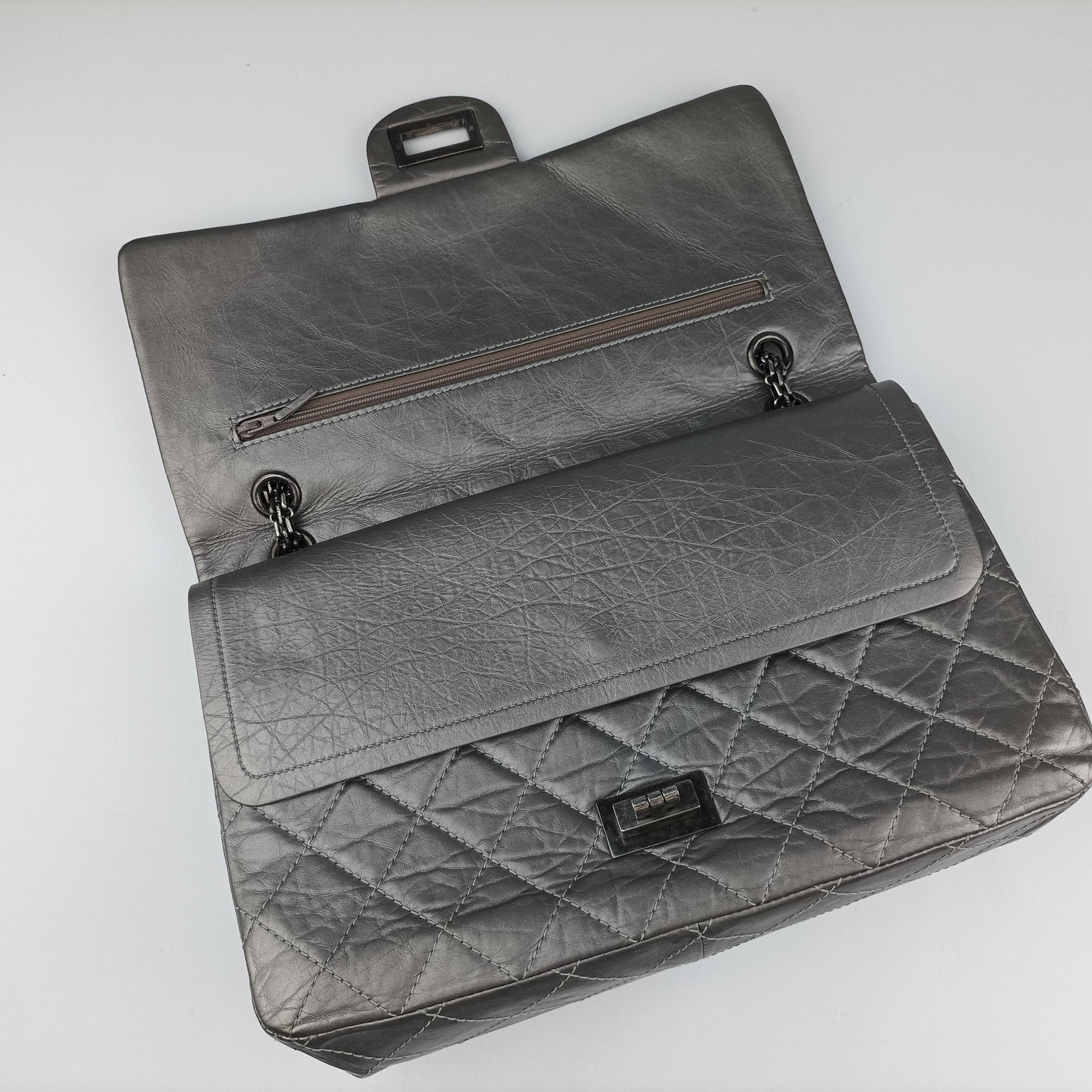Pre-owned Chanel 2.55 double flap Matelasse Silver Leather A37590 shoulderbag | stylenewstar