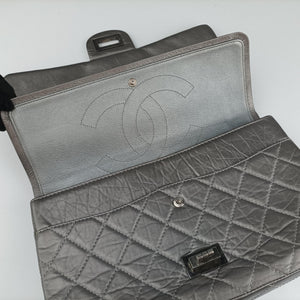 Pre-owned Chanel 2.55 double flap Matelasse Silver Leather A37590 shoulderbag | stylenewstar