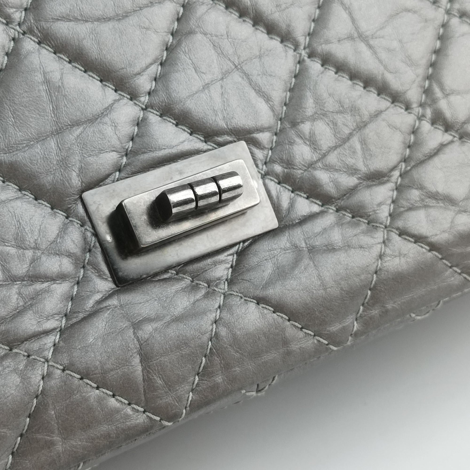 Pre-owned Chanel 2.55 double flap Matelasse Silver Leather A37590 shoulderbag | stylenewstar