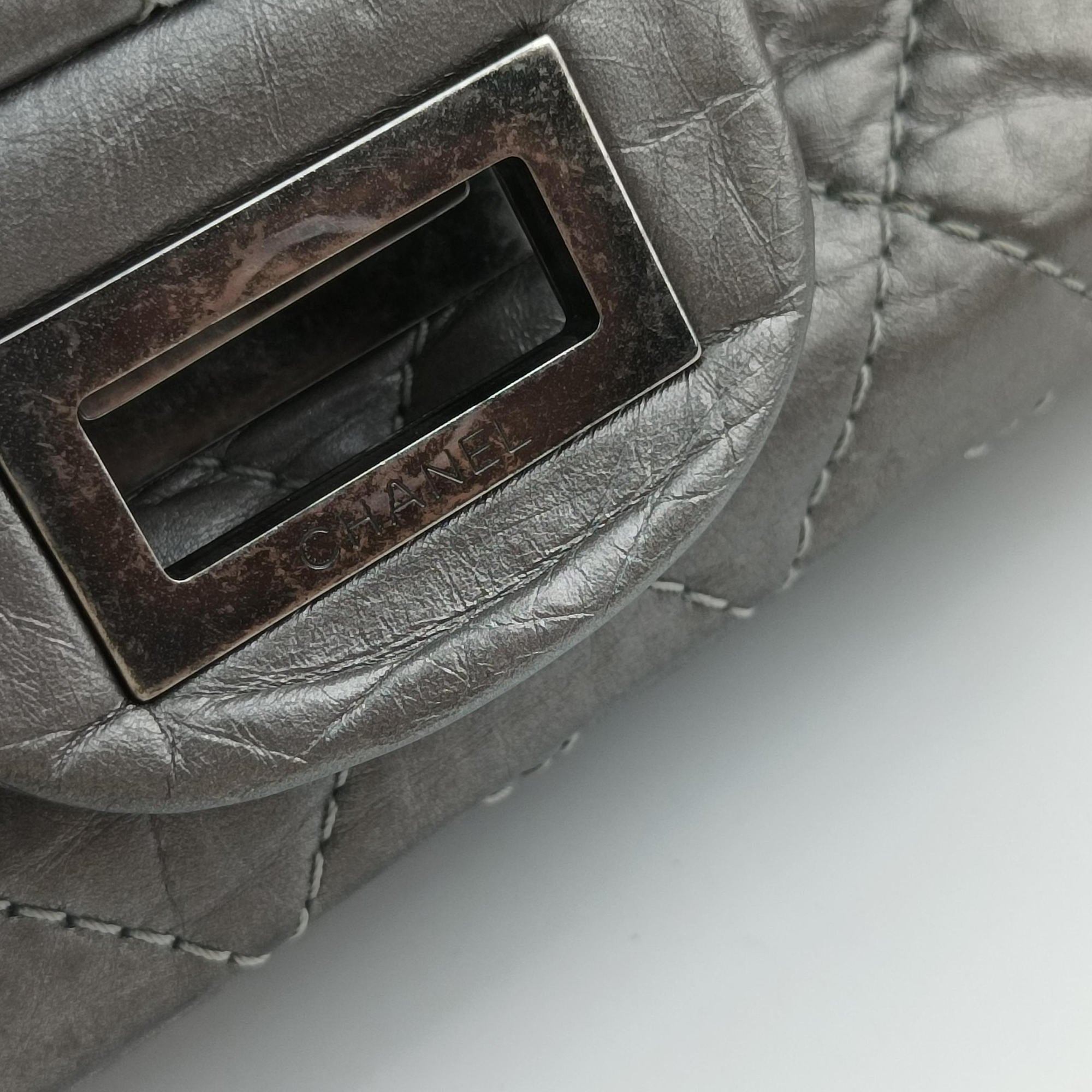 Pre-owned Chanel 2.55 double flap Matelasse Silver Leather A37590 shoulderbag | stylenewstar