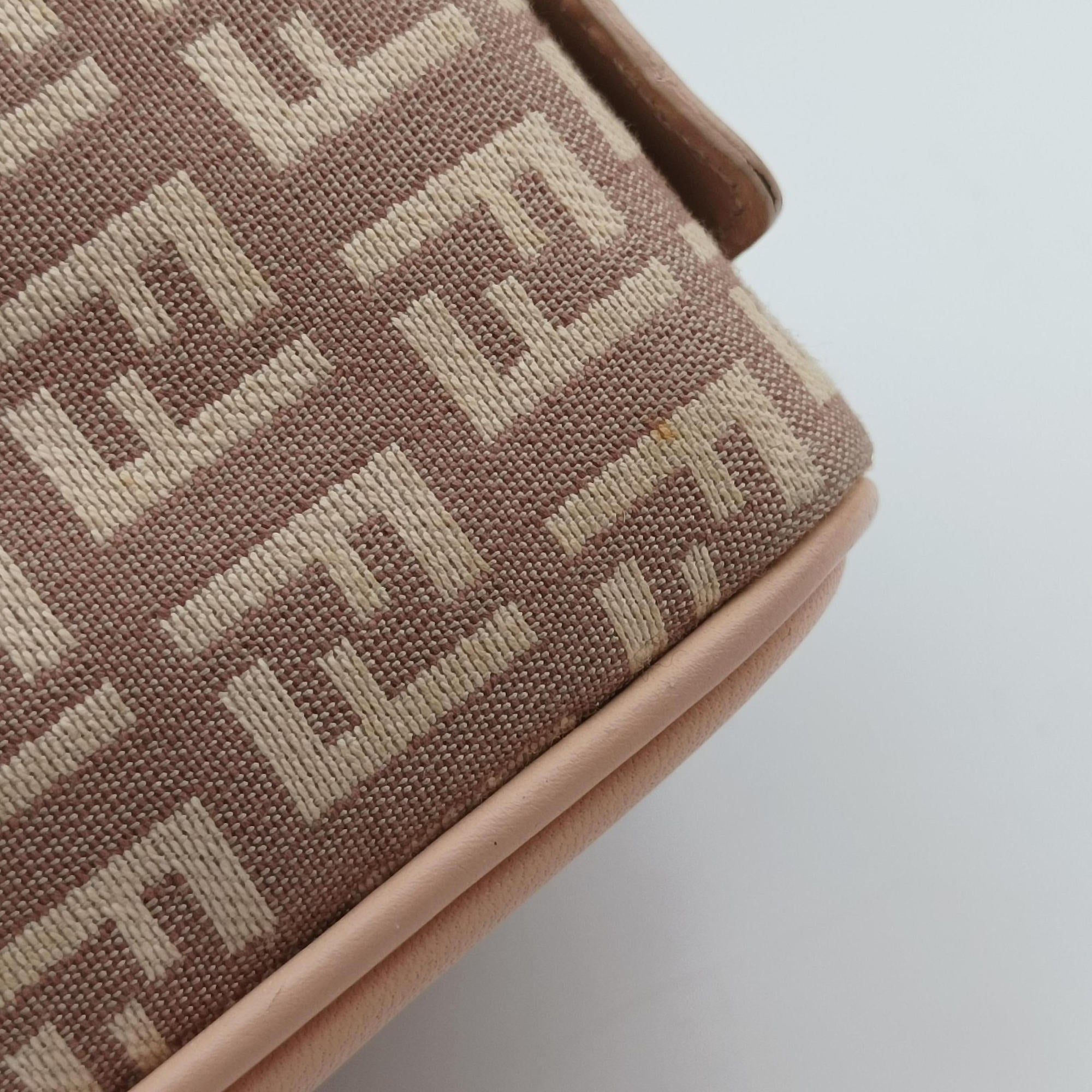 Pre-owned Fendi Zucchino Beige×Pink canvas×Leather 8BL074 handbag | stylenewstar