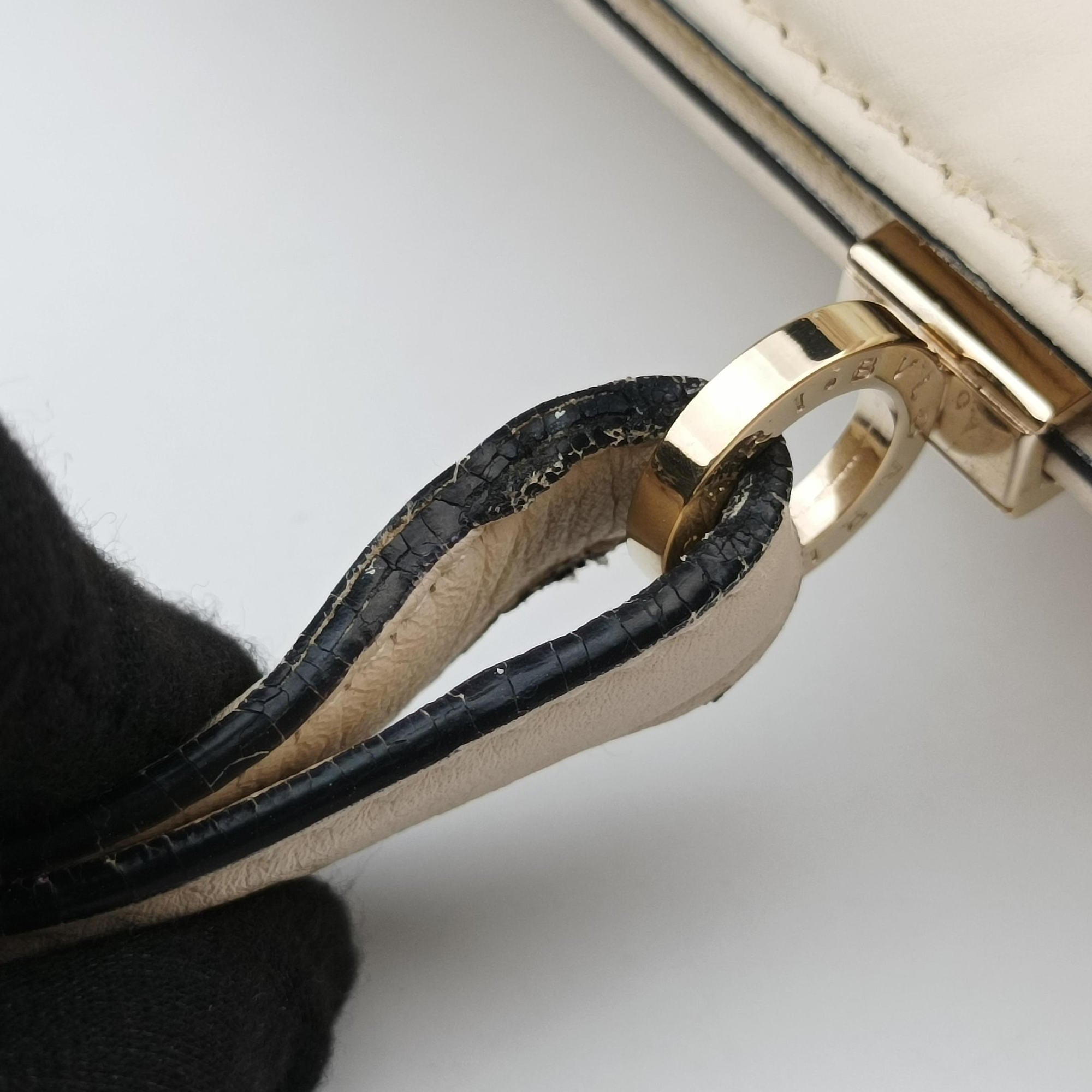 Pre-owned Bvlgari Isabella Rossellini ivory Leather  shoulderbag | stylenewstar