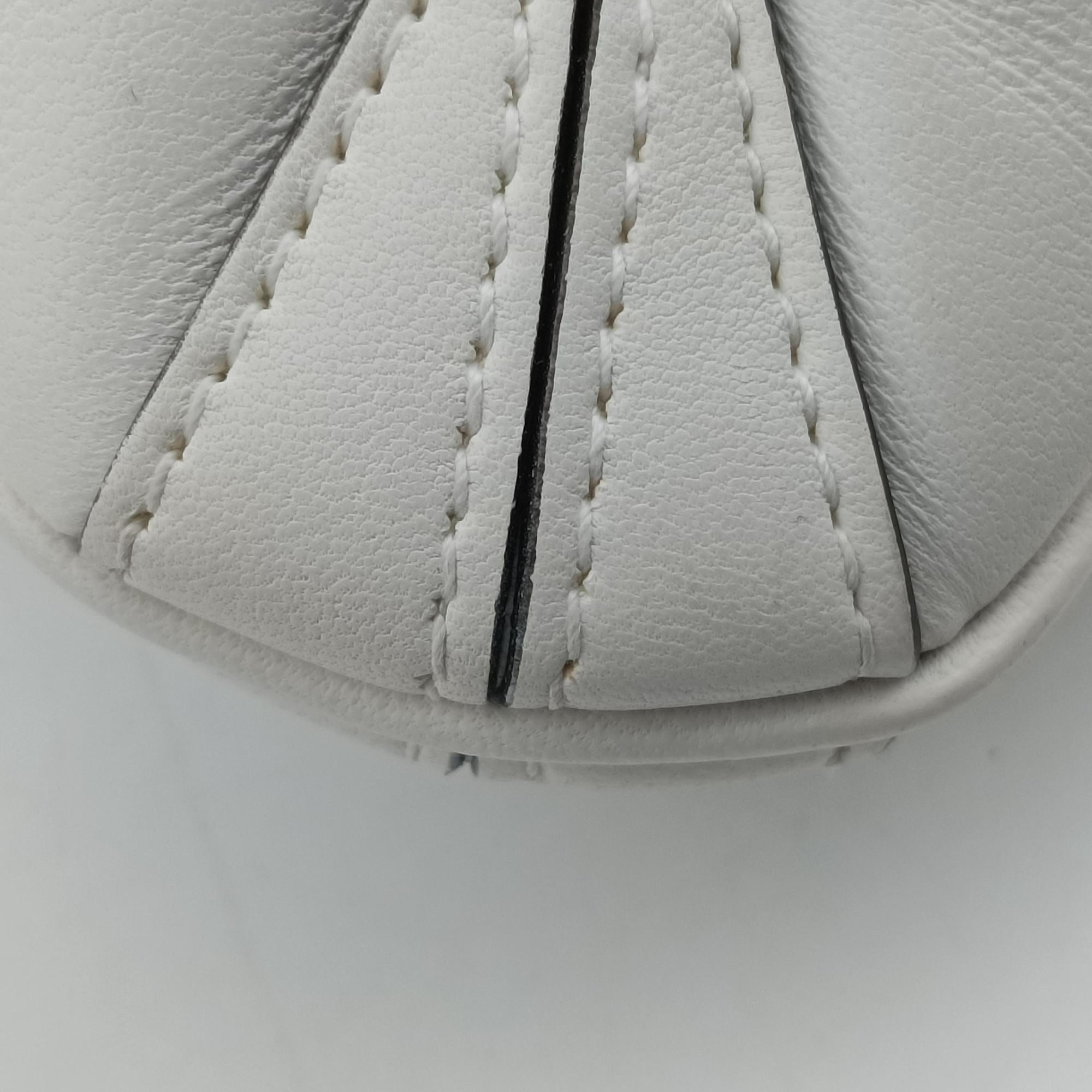Vintage Gucci Horsebit White Leather 764339 shoulderbag | stylenewstar