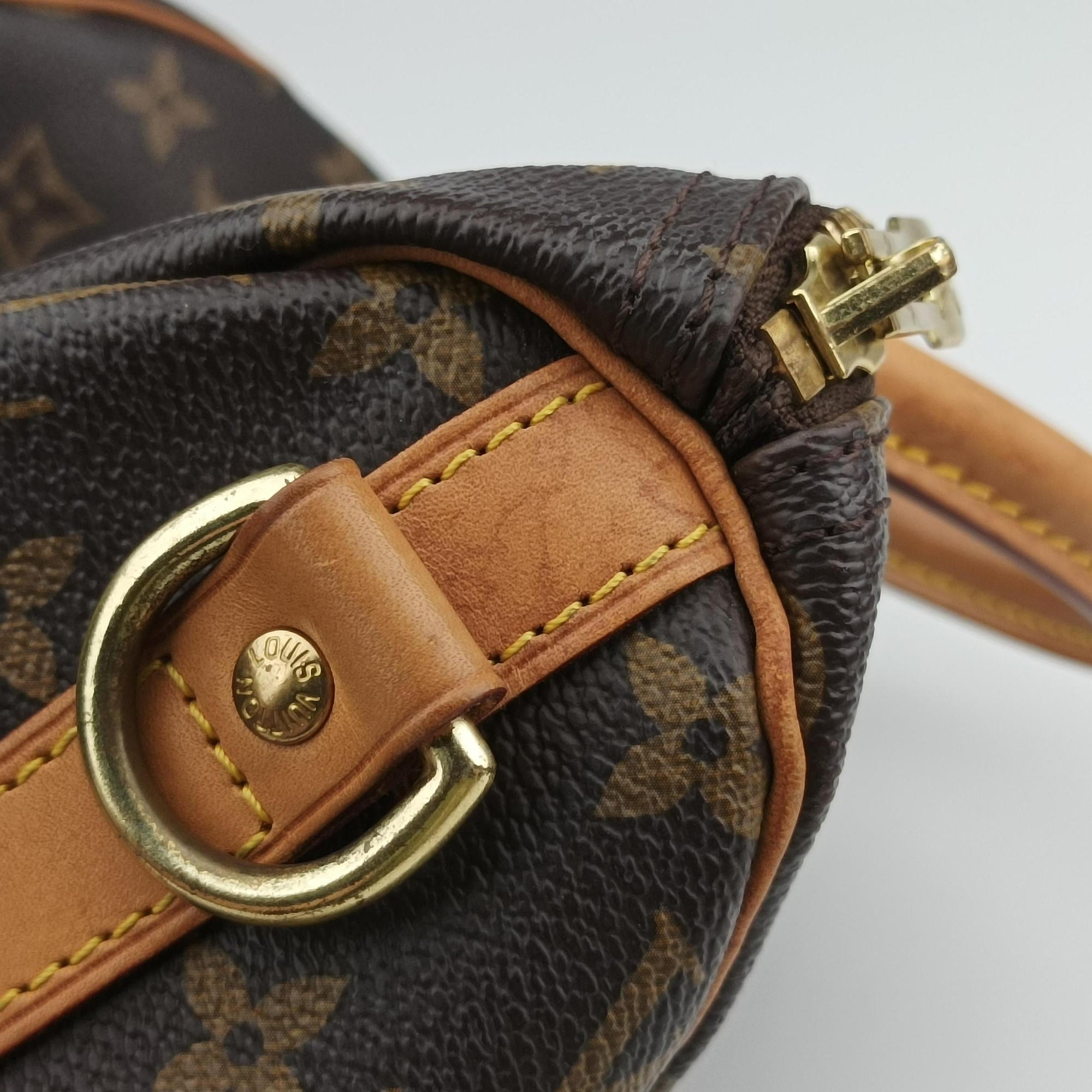 Vintage Louis Vuitton World Tour Edition Speedy Bandouliere 30 Brown×multi Monogram Canvas  shoulderbag | stylenewstar