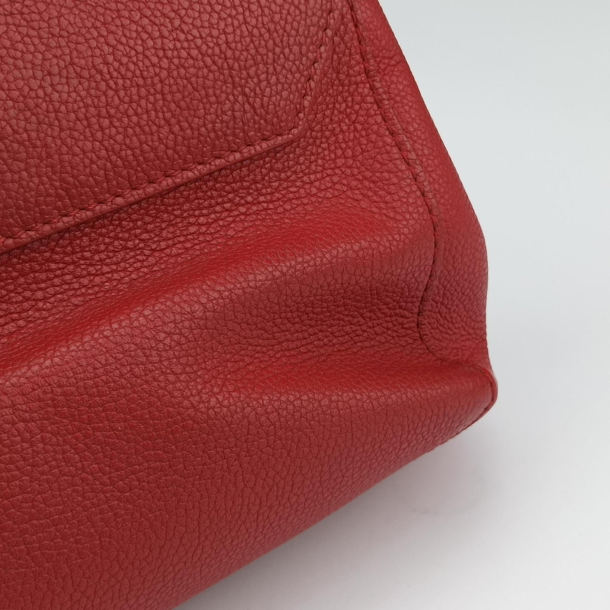 Vintage Louis Vuitton Lock Me II BB Ruby Leather M51202 shoulderbag | stylenewstar