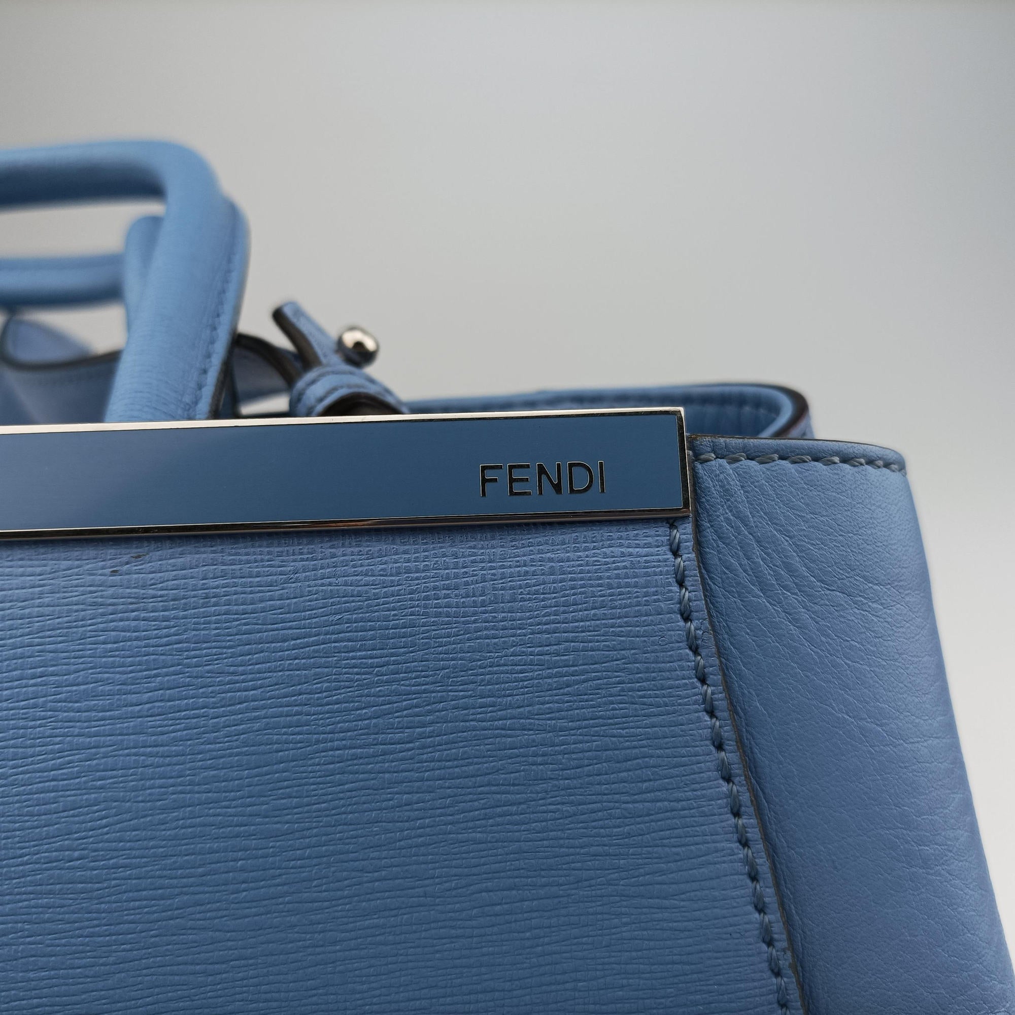 Pre-owned Fendi 2 JOURS Blue Leather 8BH250 shoulderbag | stylenewstar