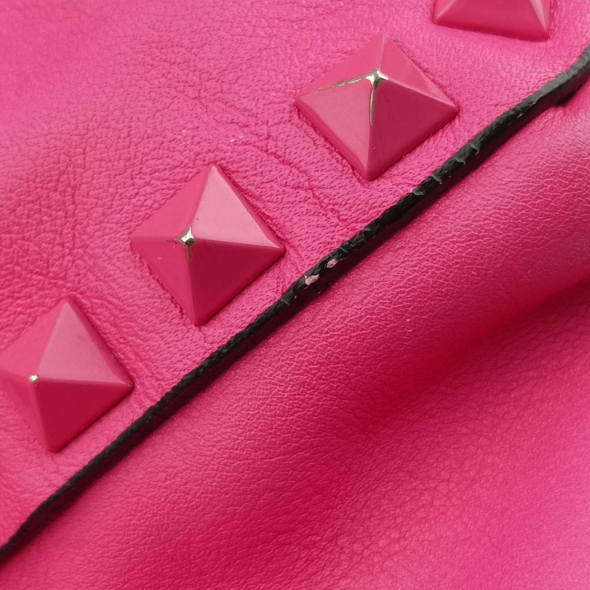 Pre-owned Valentino Rockstud Rose Leather  handbag | stylenewstar