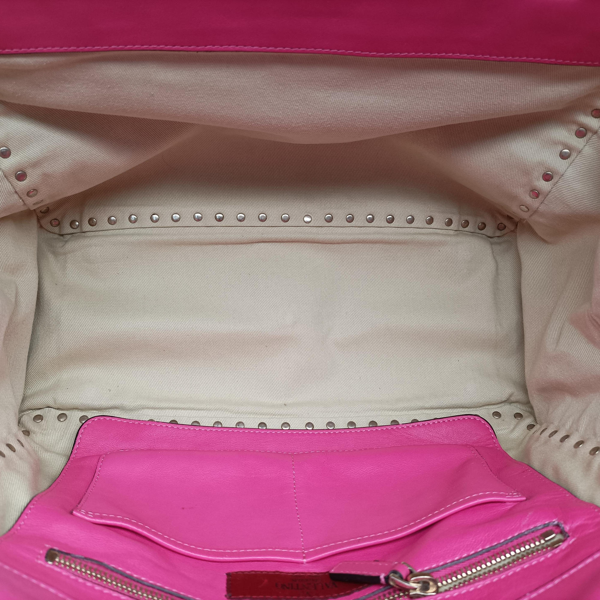 Pre-owned Valentino Rockstud Rose Leather  handbag | stylenewstar