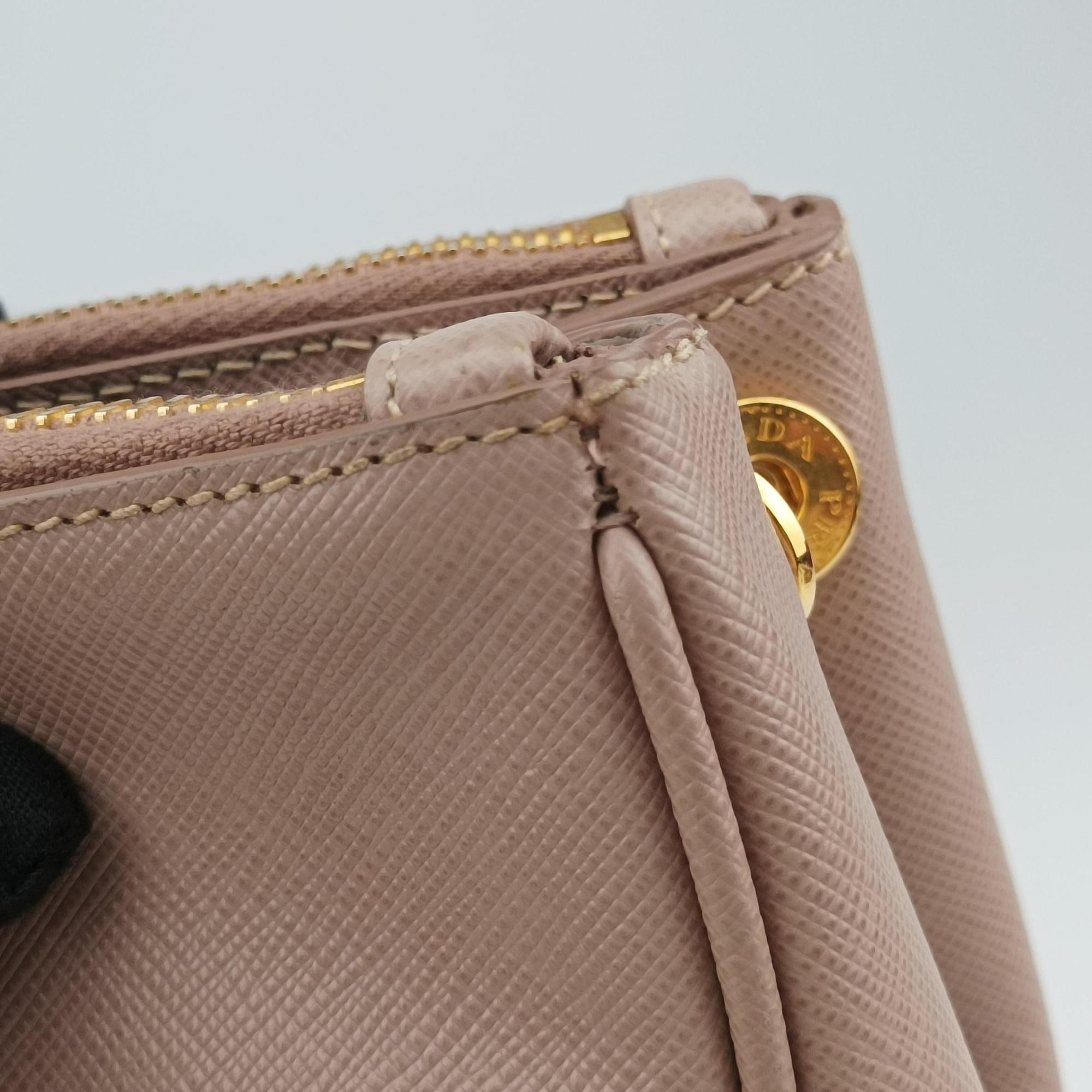Vintage Prada Galleria Pink SAFFIANO Leather BN1801 shoulderbag | stylenewstar