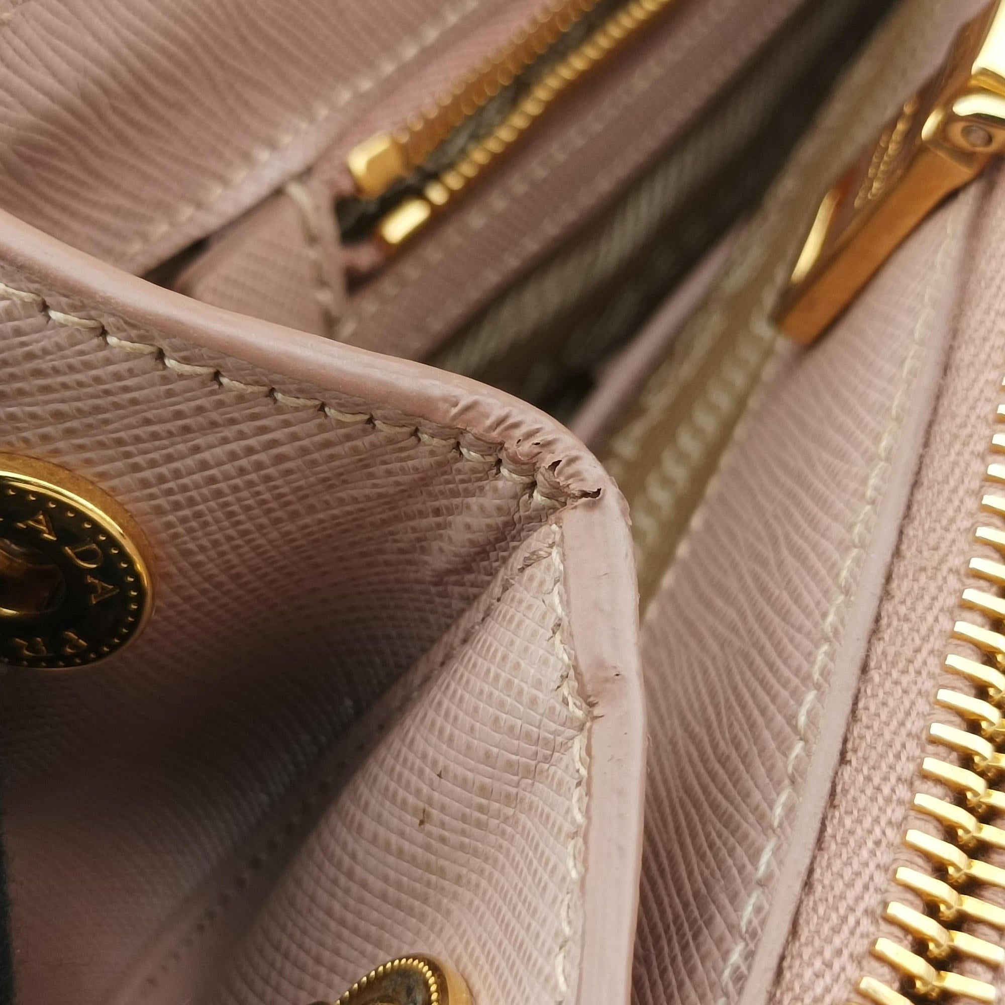 Vintage Prada Galleria Pink SAFFIANO Leather BN1801 shoulderbag | stylenewstar