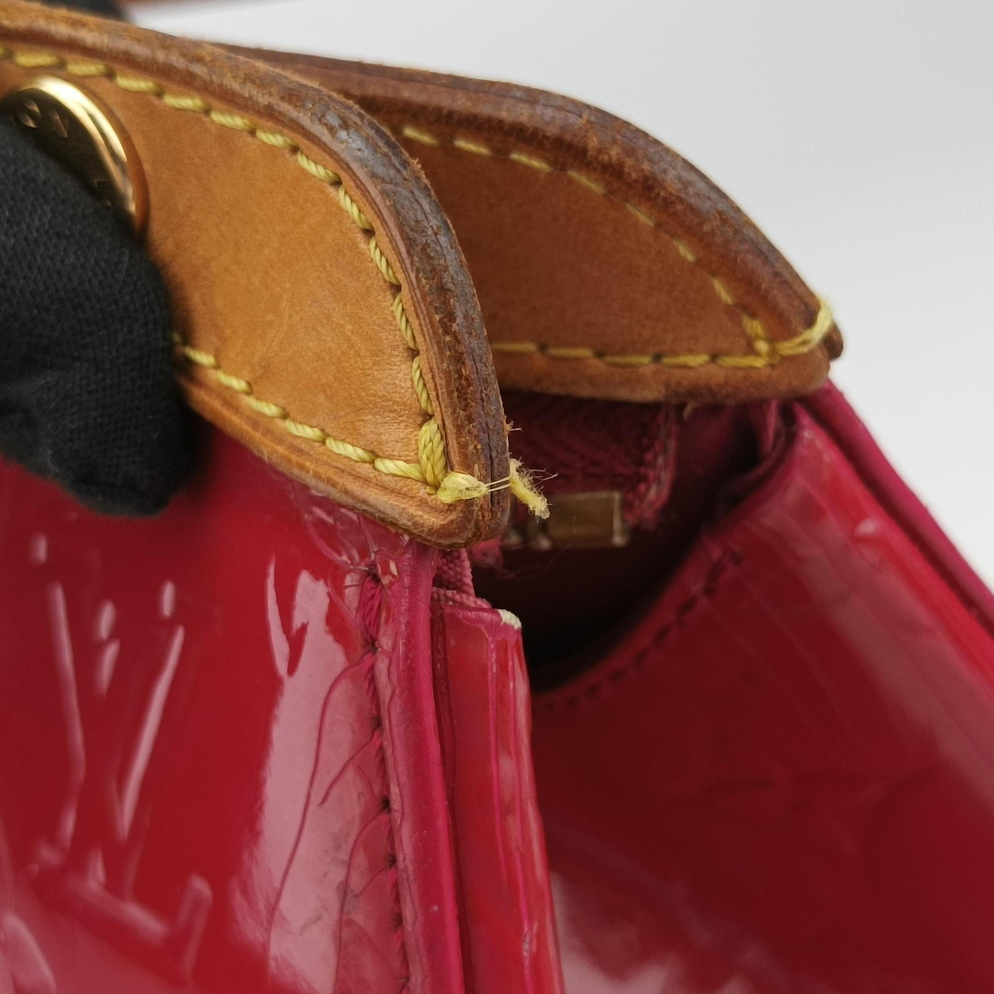 Secondhand Louis Vuitton Brea MM ROSE INDIEN Vernis M91798 shoulderbag | stylenewstar